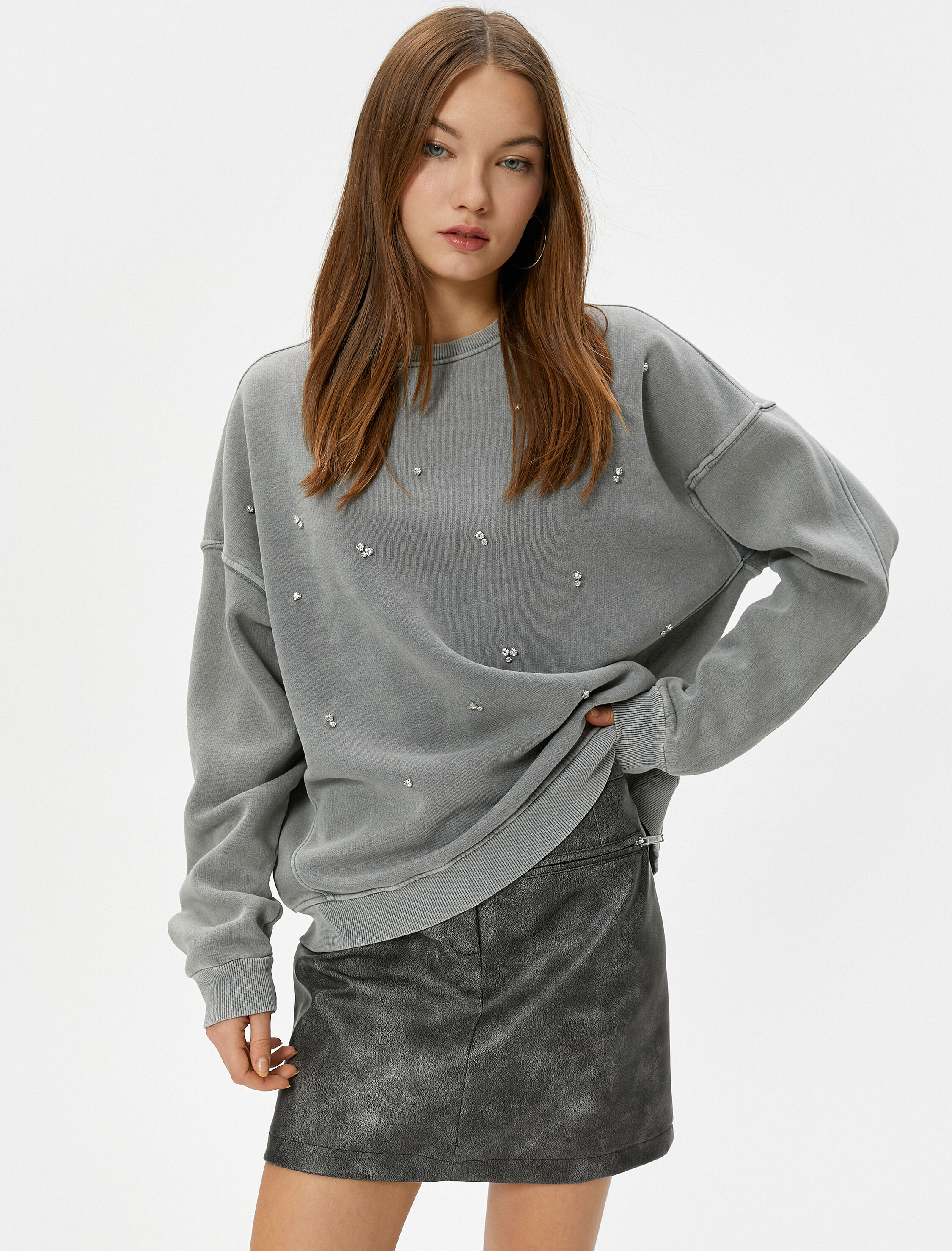   Oversize Taşlı Sweatshirt Metalik Soluk Efektli Bisiklet Yaka