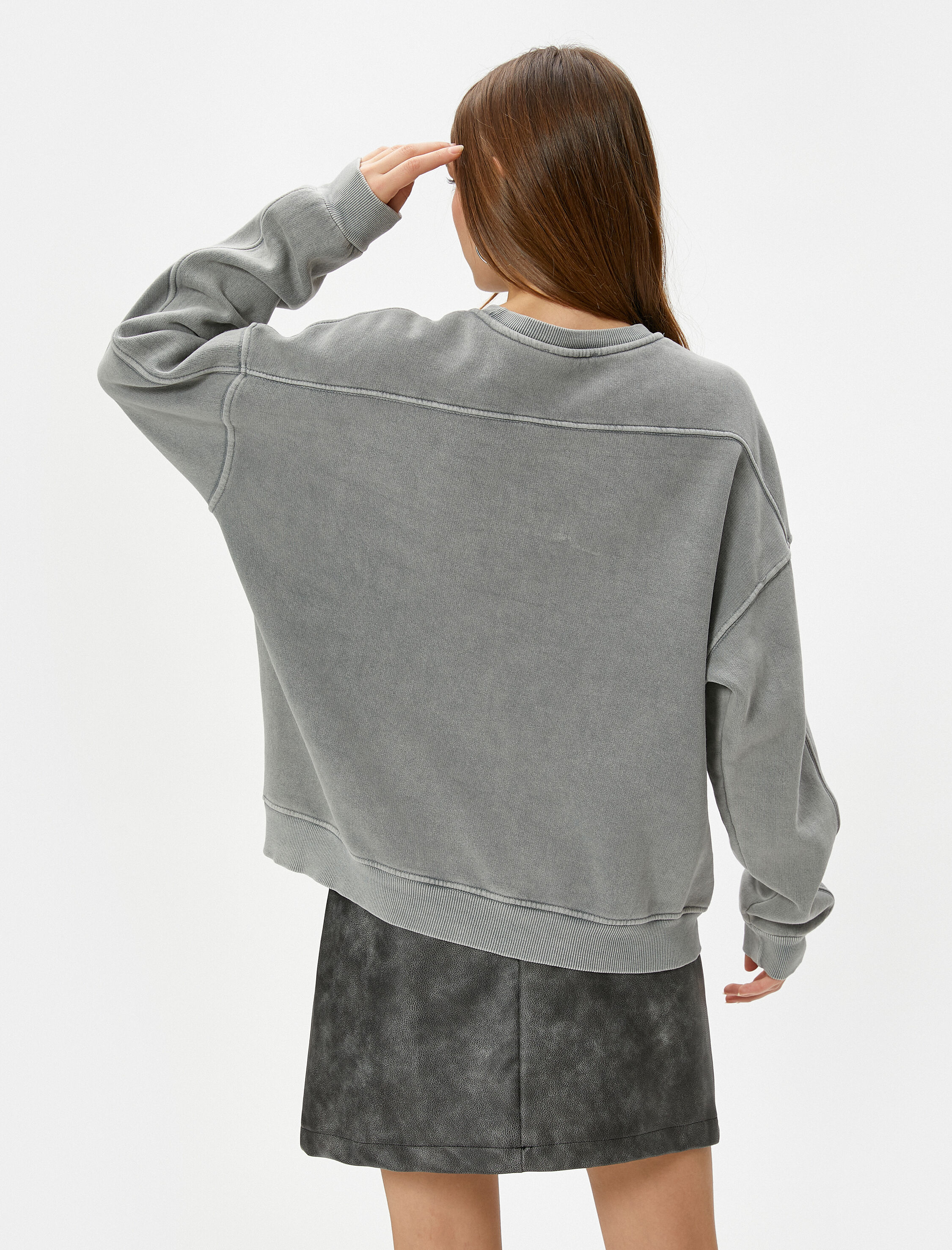   Oversize Taşlı Sweatshirt Metalik Soluk Efektli Bisiklet Yaka