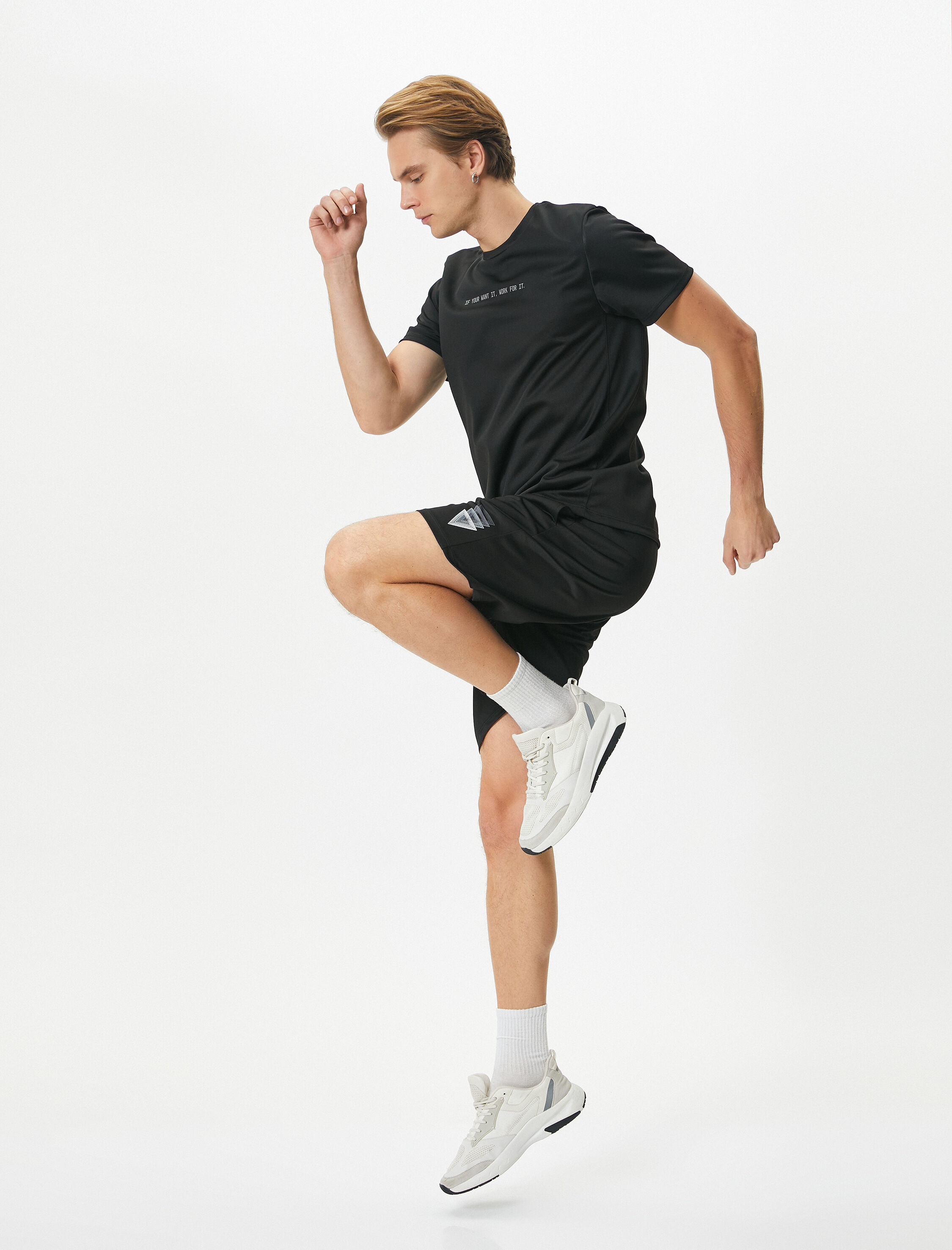   Spor Şort Geometrik Baskılı Beli Bağcıklı Cep Detaylı