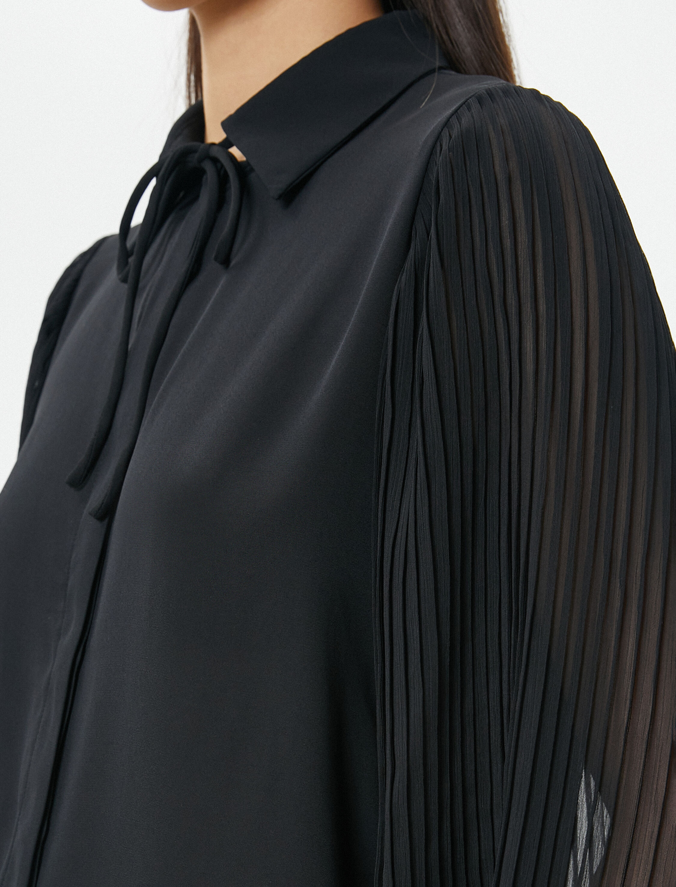   Şifon Gömlek Pileli Balon Kollu Yakası Bağlamalı Düğmeli