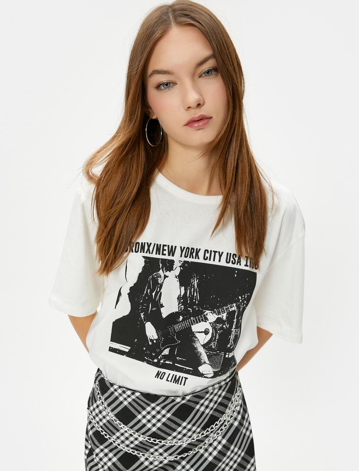  Baskılı Tişört Müzik Temalı Rahat Kalıp Pamuklu Kısa Kollu Bisiklet Yaka