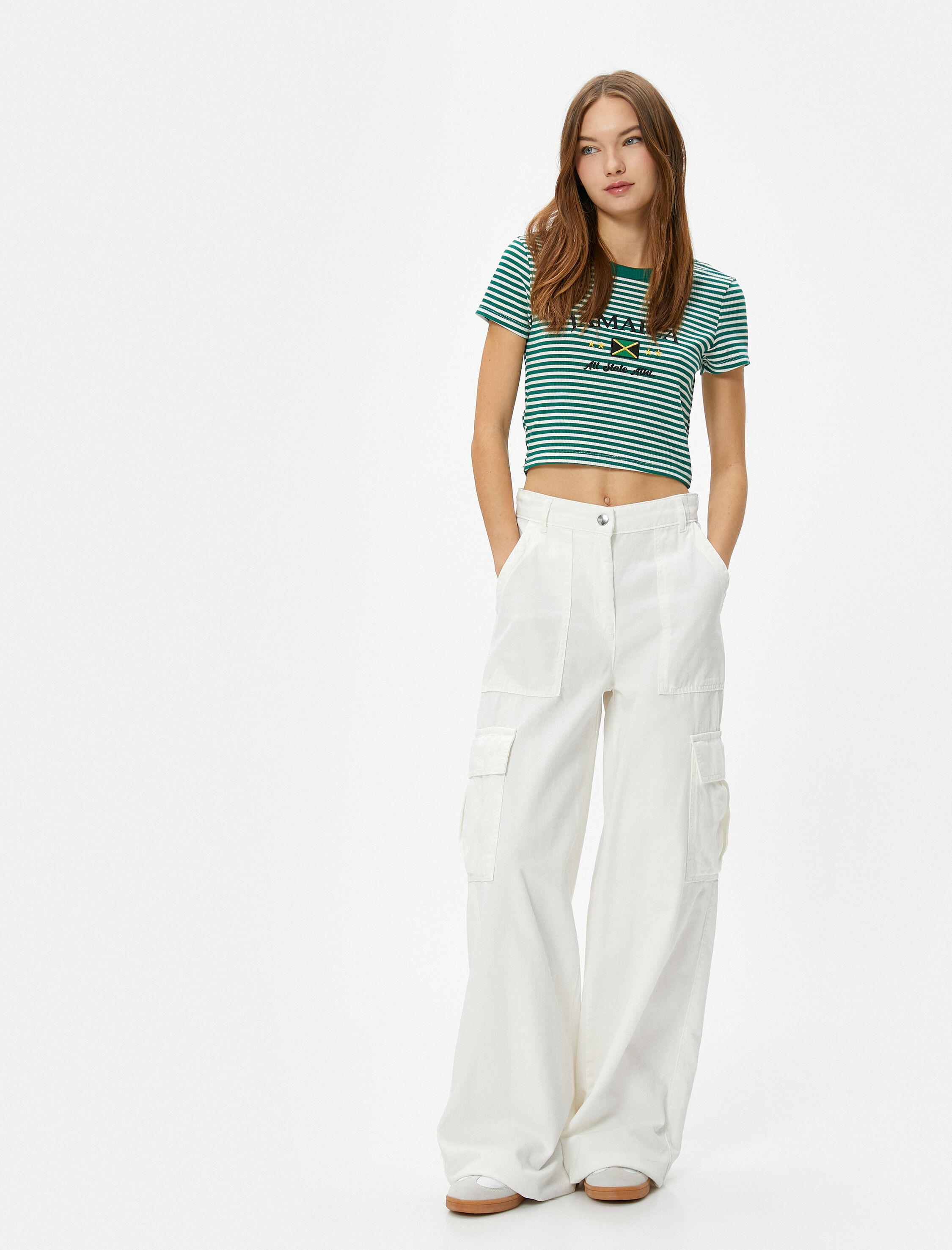   Crop Tişört Kısa Kollu Bisiklet Yaka Dar Kalıp Kaşkorse İşlemeli