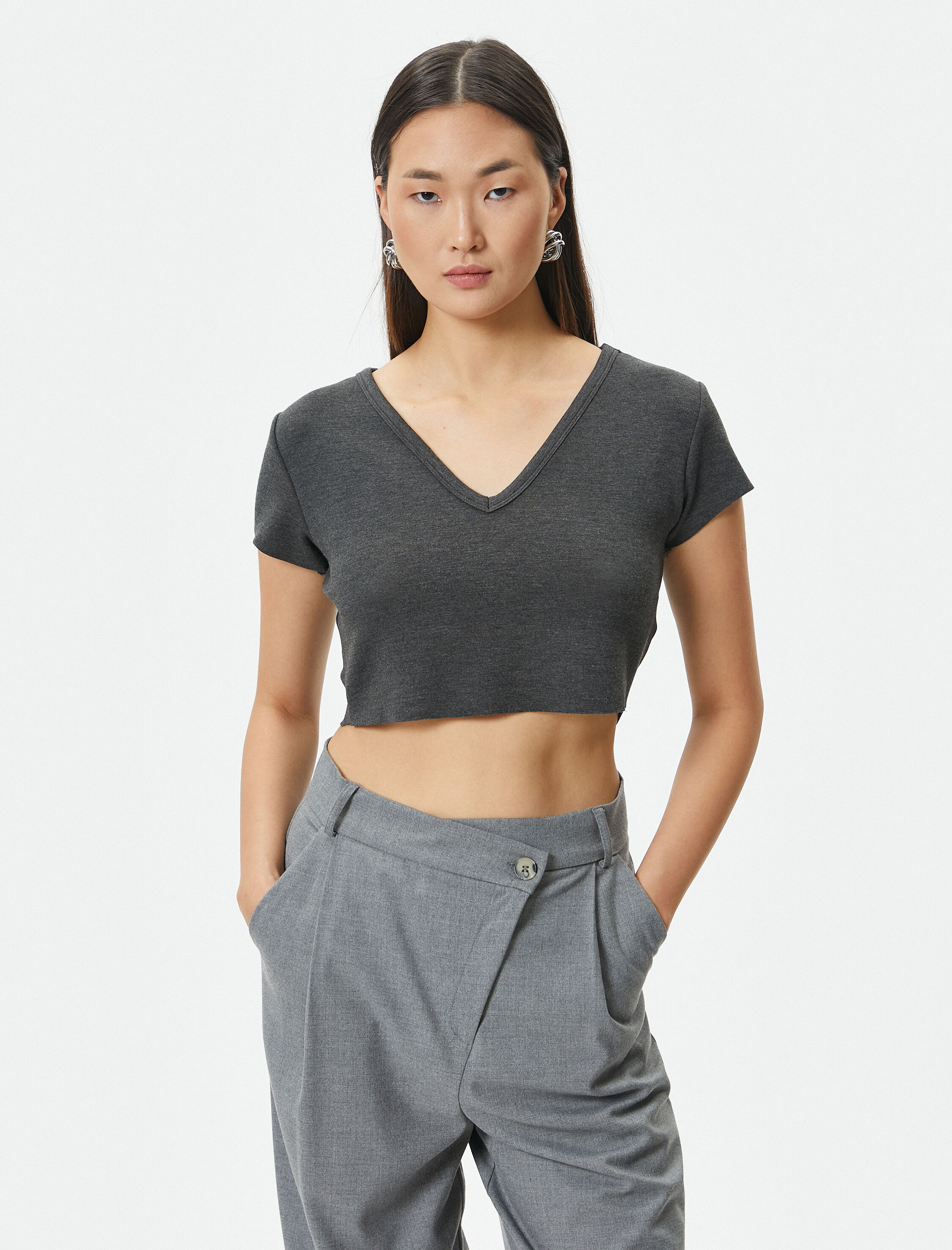   Crop Tişört Kısa Kollu V Yaka