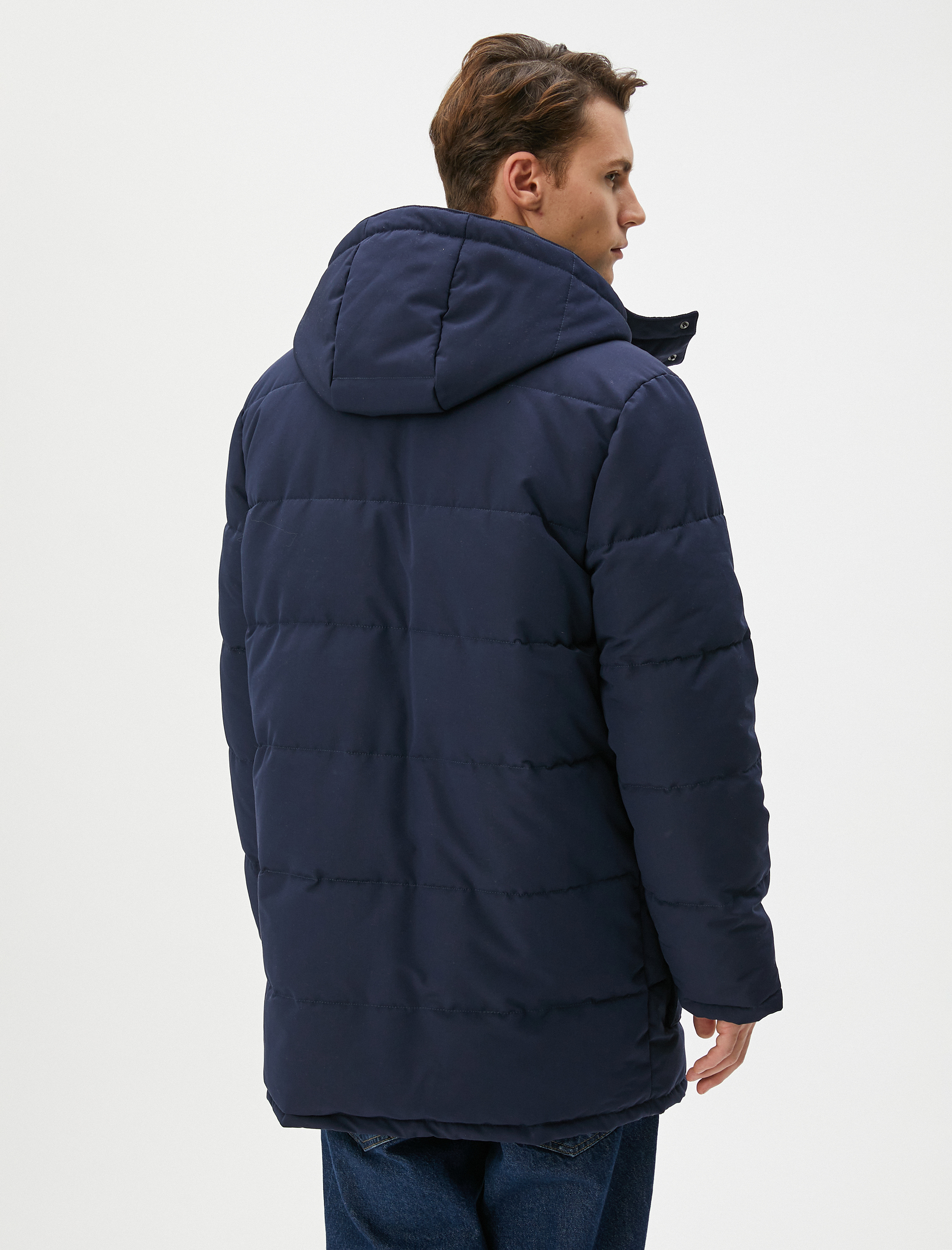   Şişme Mont Kapşonlu Etiket Baskılı Cep Detaylı Fermuarlı Çıtçıt Düğmeli