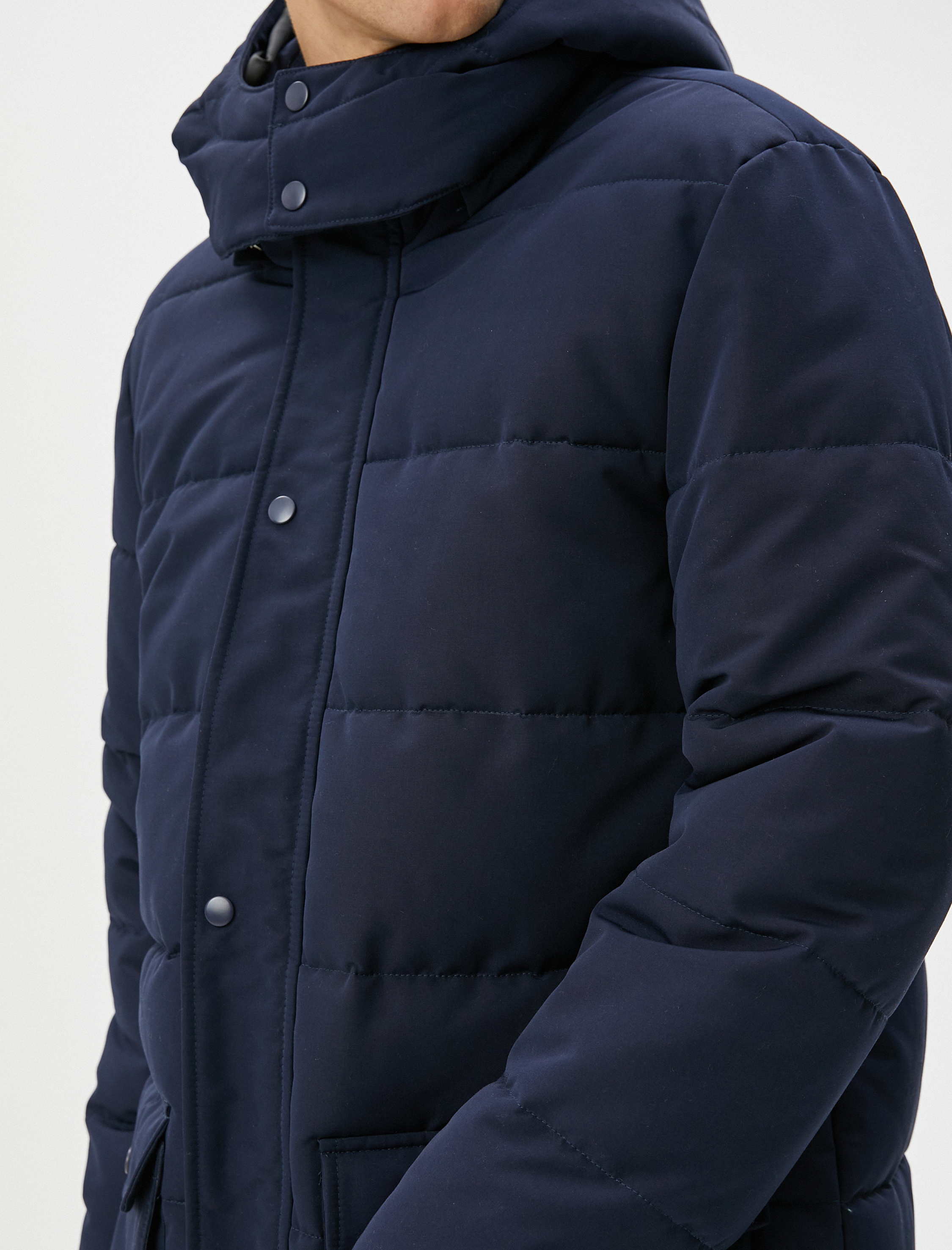   Şişme Mont Kapşonlu Etiket Baskılı Cep Detaylı Fermuarlı Çıtçıt Düğmeli