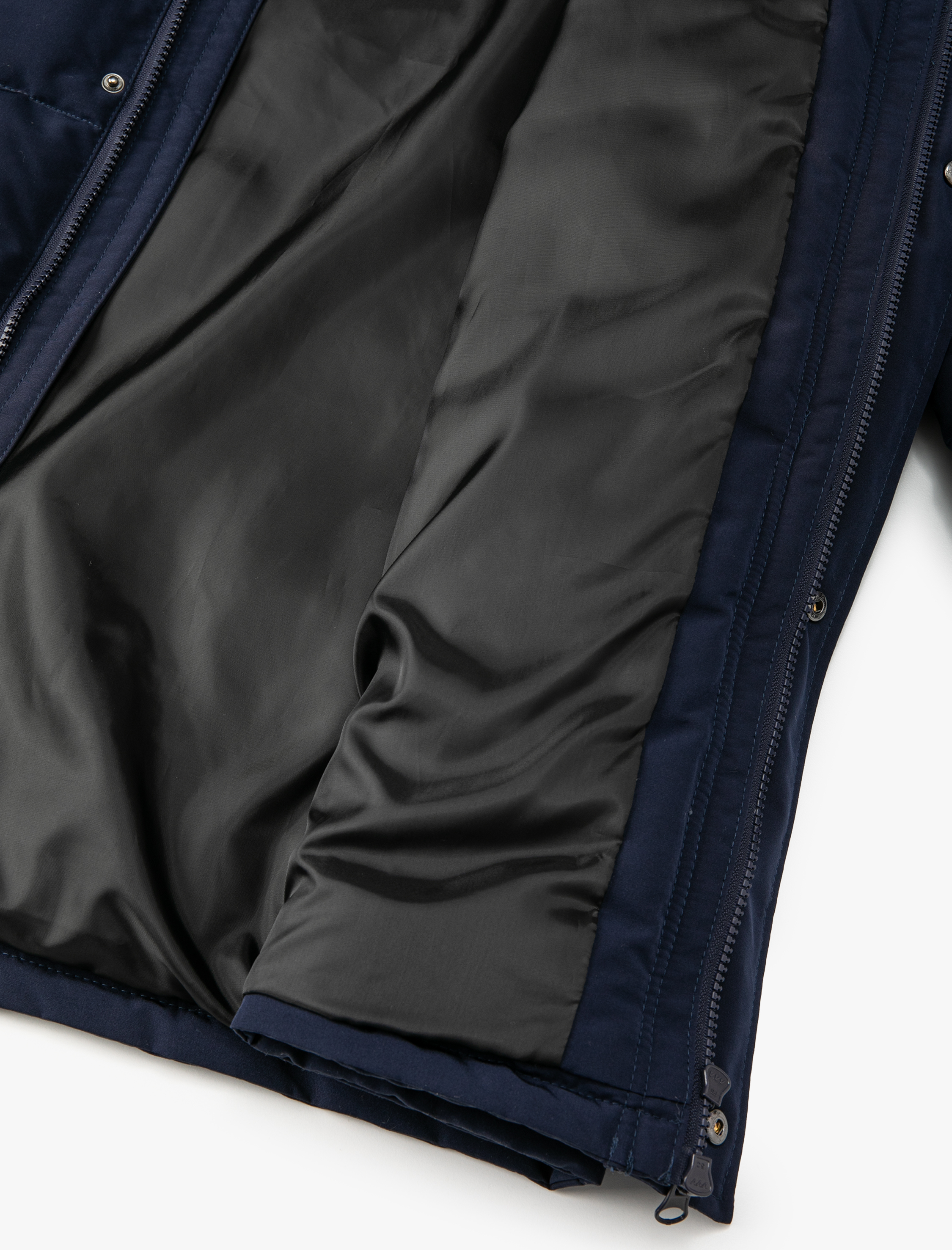   Şişme Mont Kapşonlu Etiket Baskılı Cep Detaylı Fermuarlı Çıtçıt Düğmeli