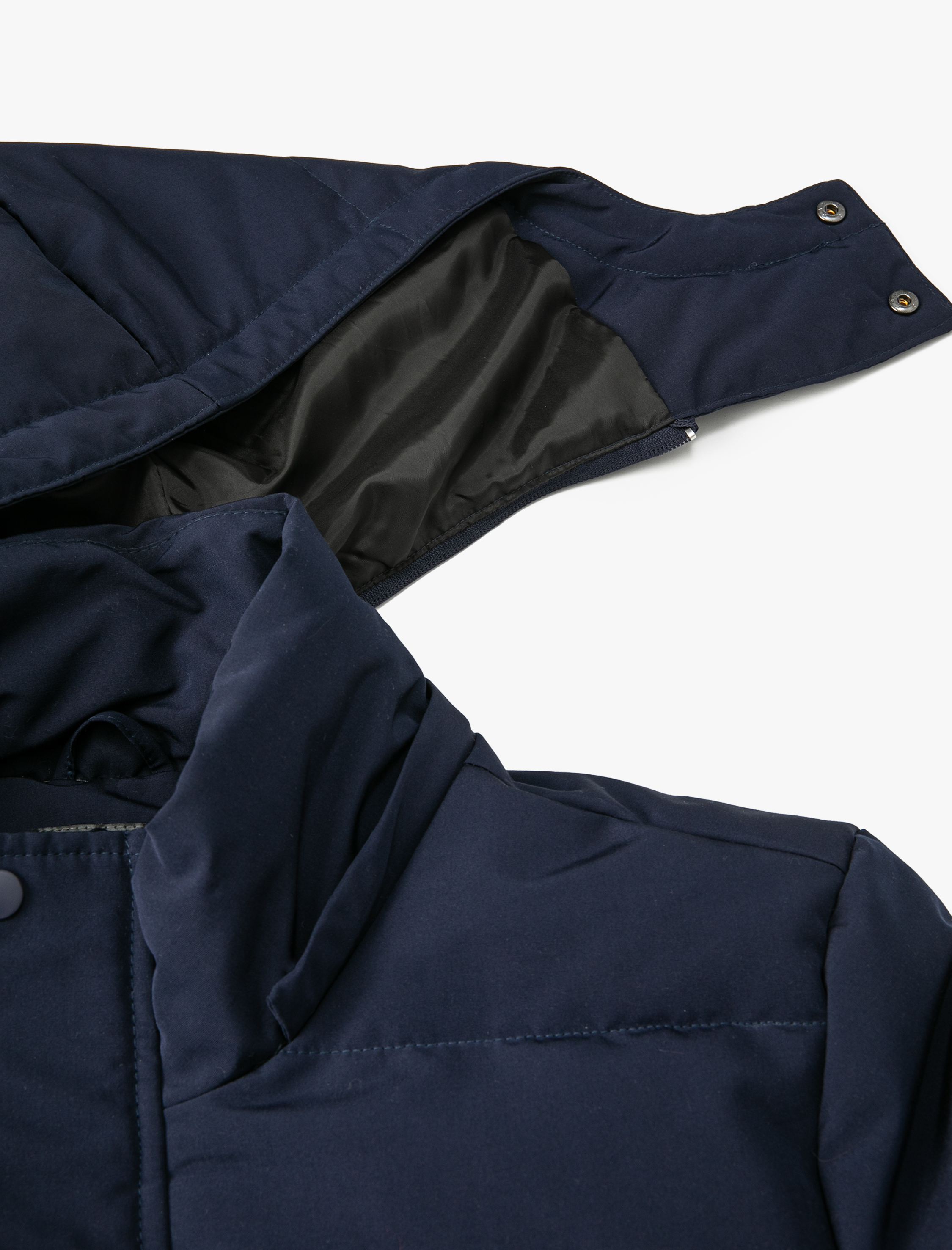   Şişme Mont Kapşonlu Etiket Baskılı Cep Detaylı Fermuarlı Çıtçıt Düğmeli