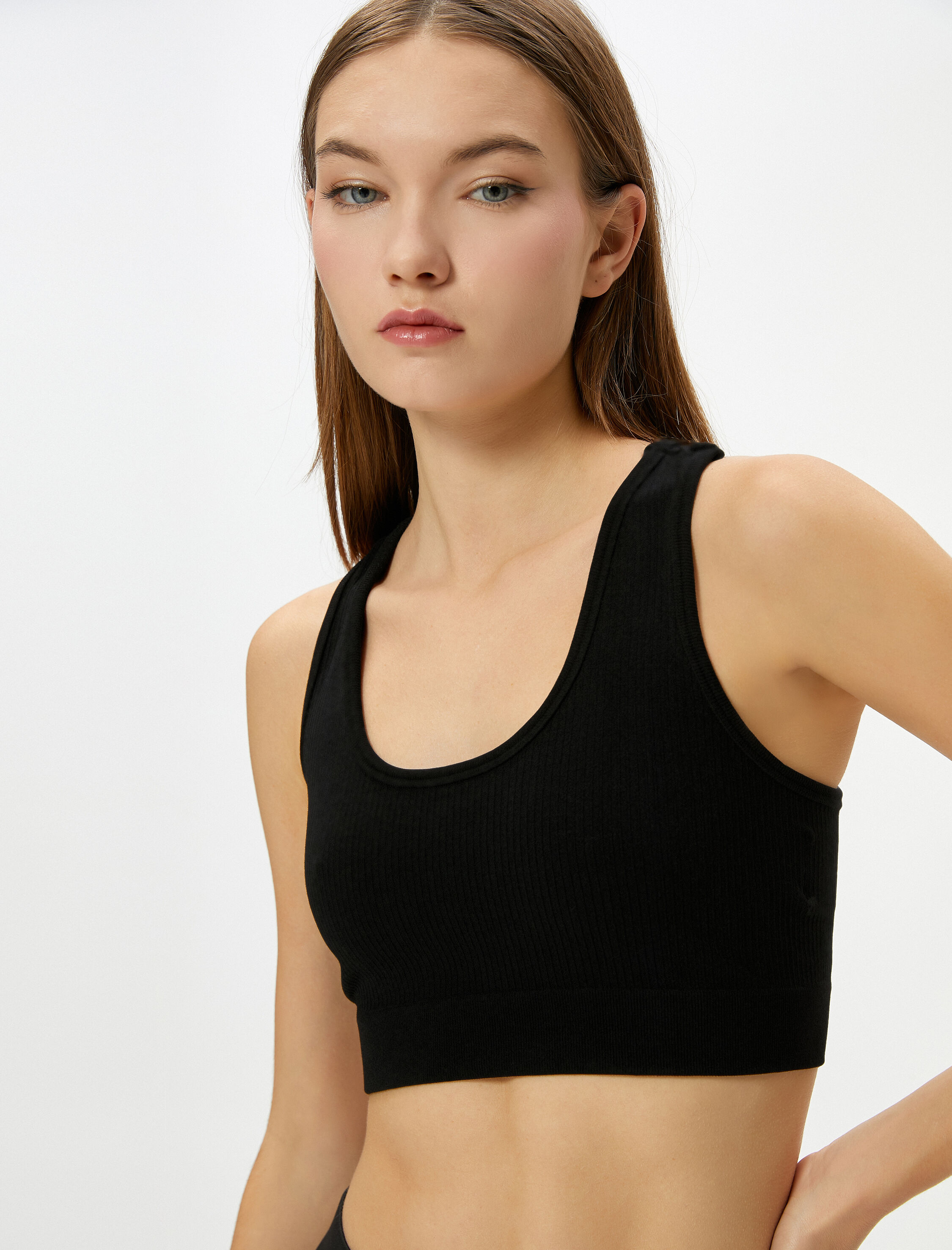 Koton Kadın Sporcu Sütyeni Dikişsiz U Yaka Ribanalı Slim Fit