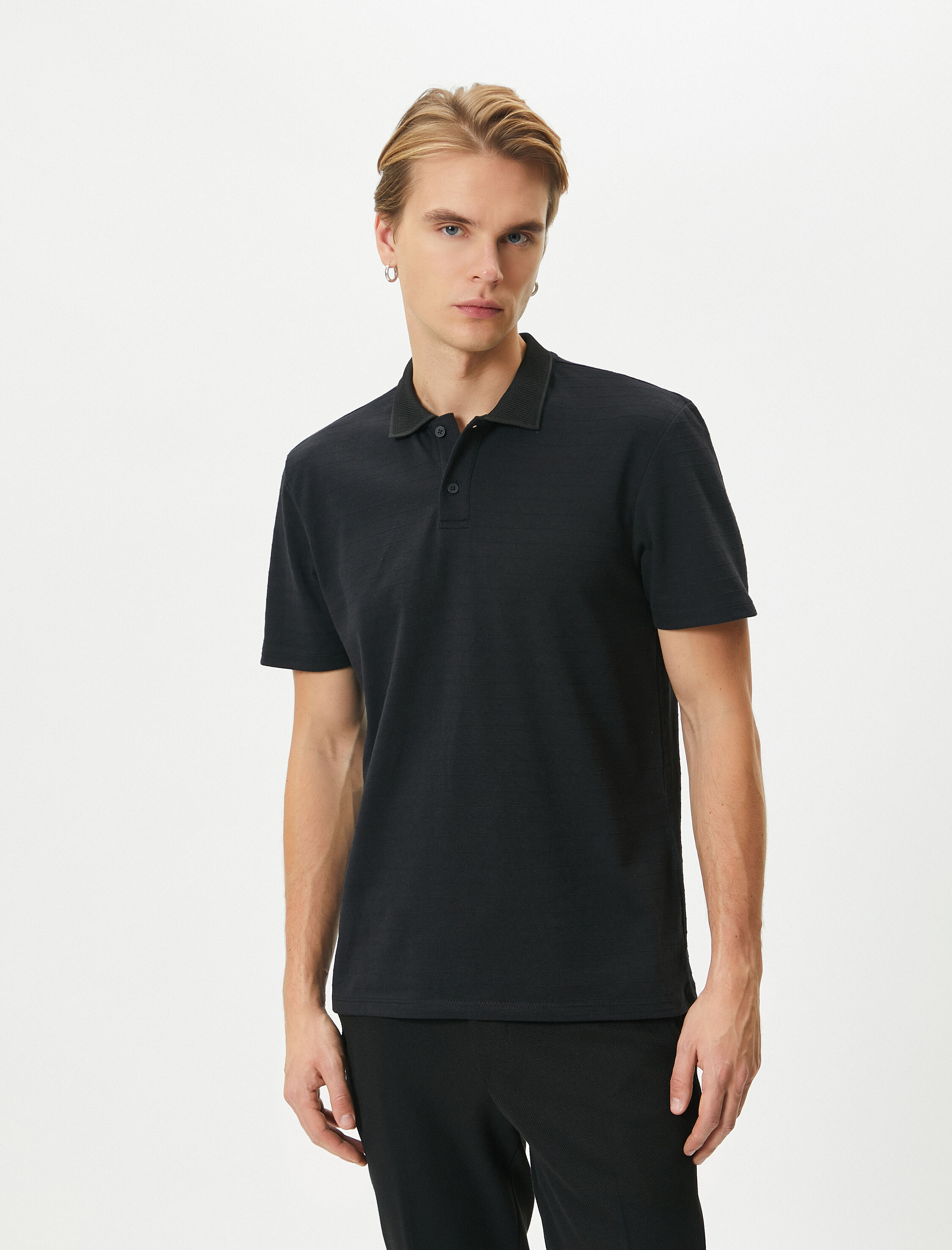   Polo Yaka Tişört Düğme Detaylı Kısa Kollu