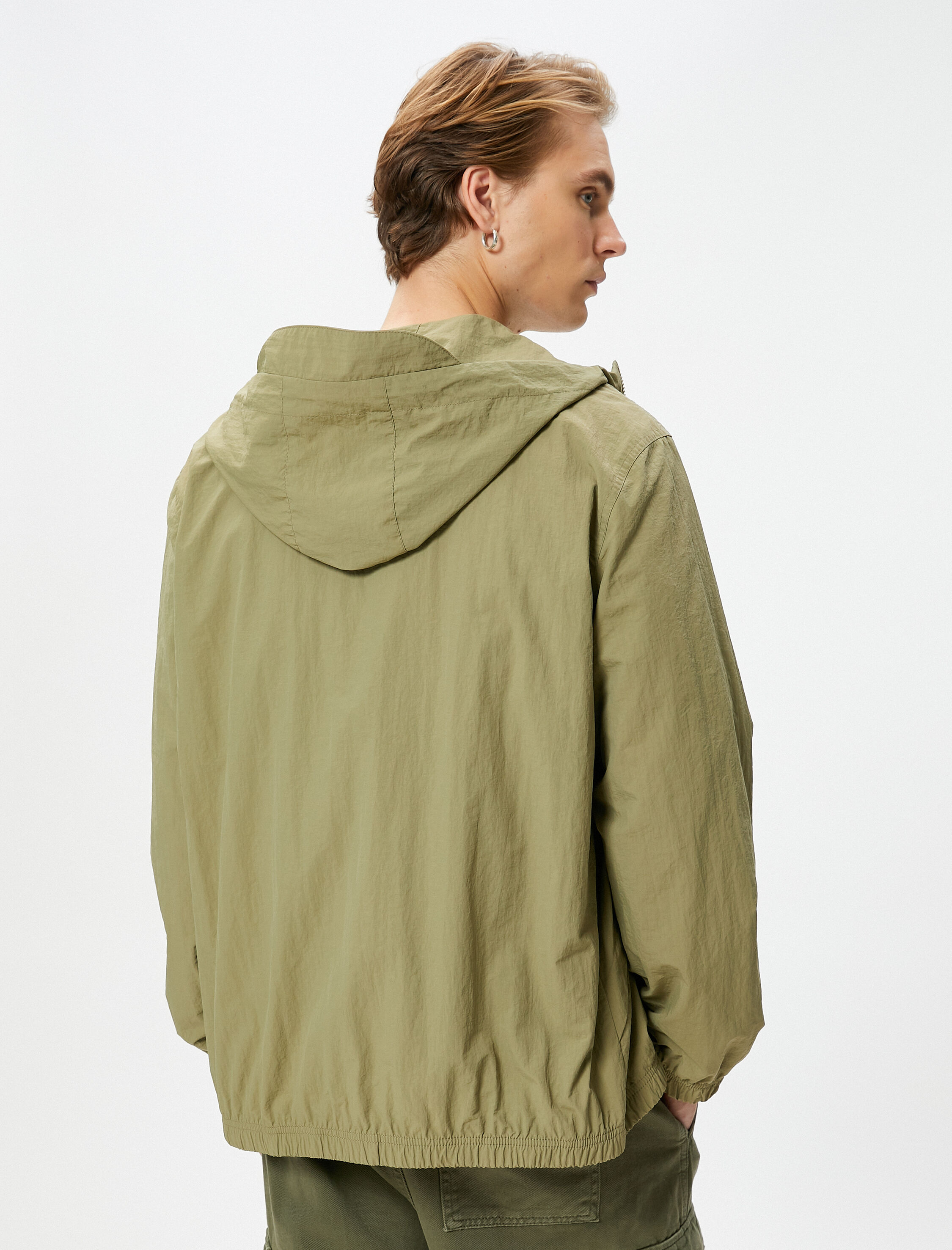   Mevsimlik Ceket Kapşonlu Fermuarlı Cep Detaylı Etiket Baskılı