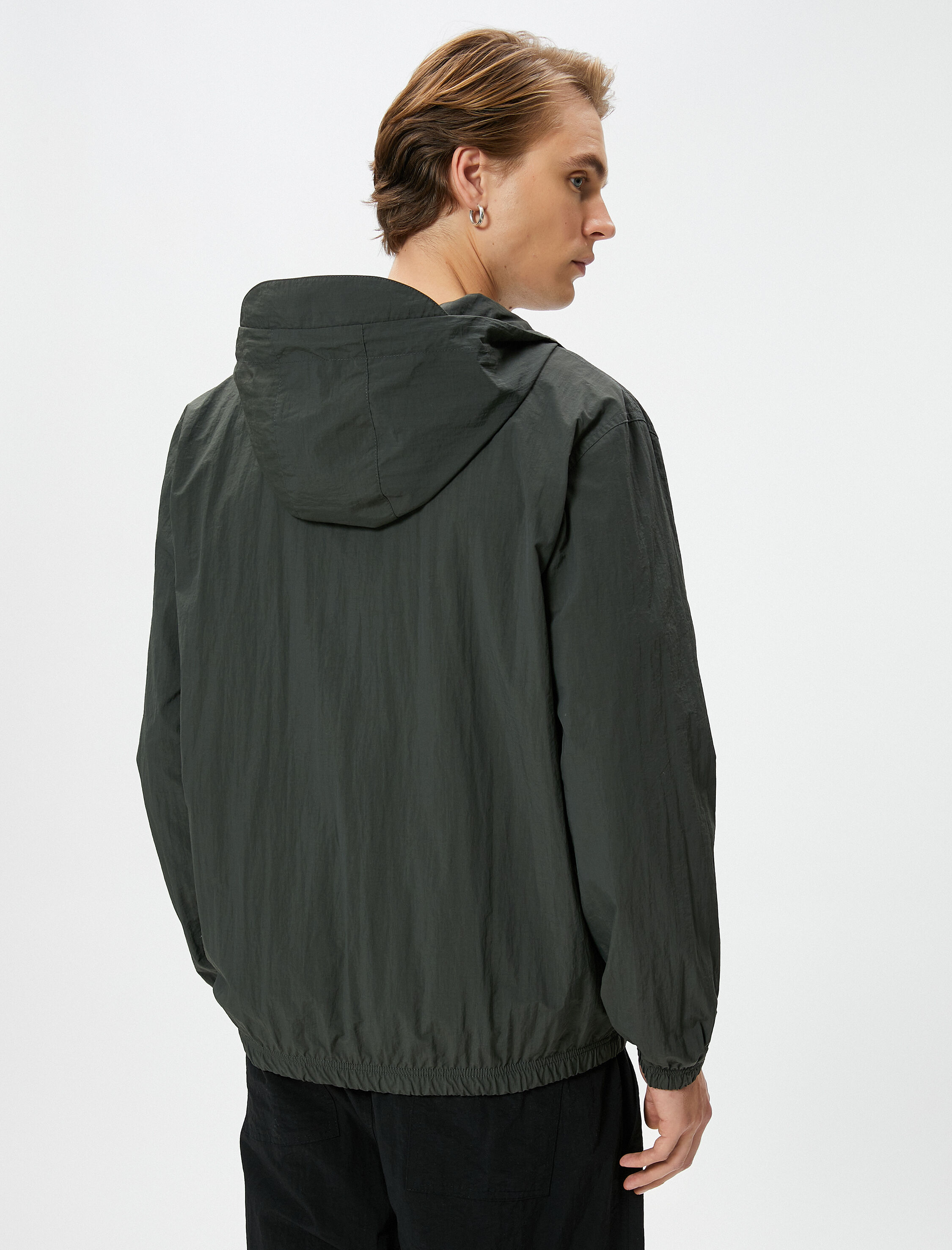   Mevsimlik Ceket Kapşonlu Fermuarlı Cep Detaylı Etiket Baskılı