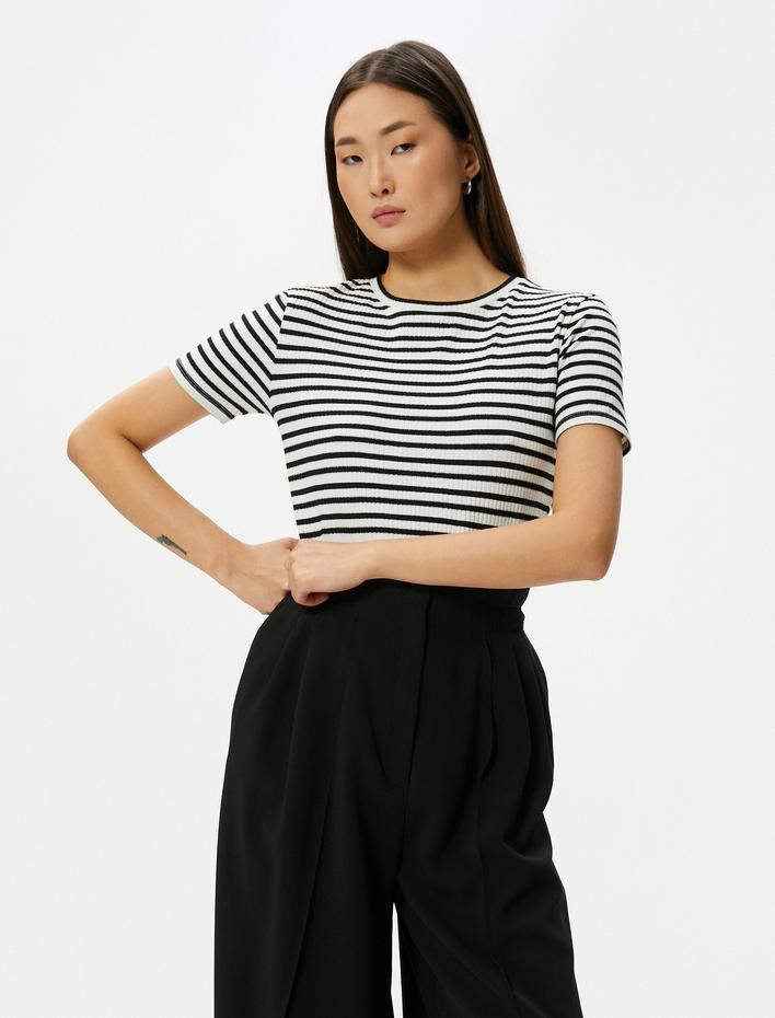  Basic Tişört Bisiklet Yaka Kısa Kollu