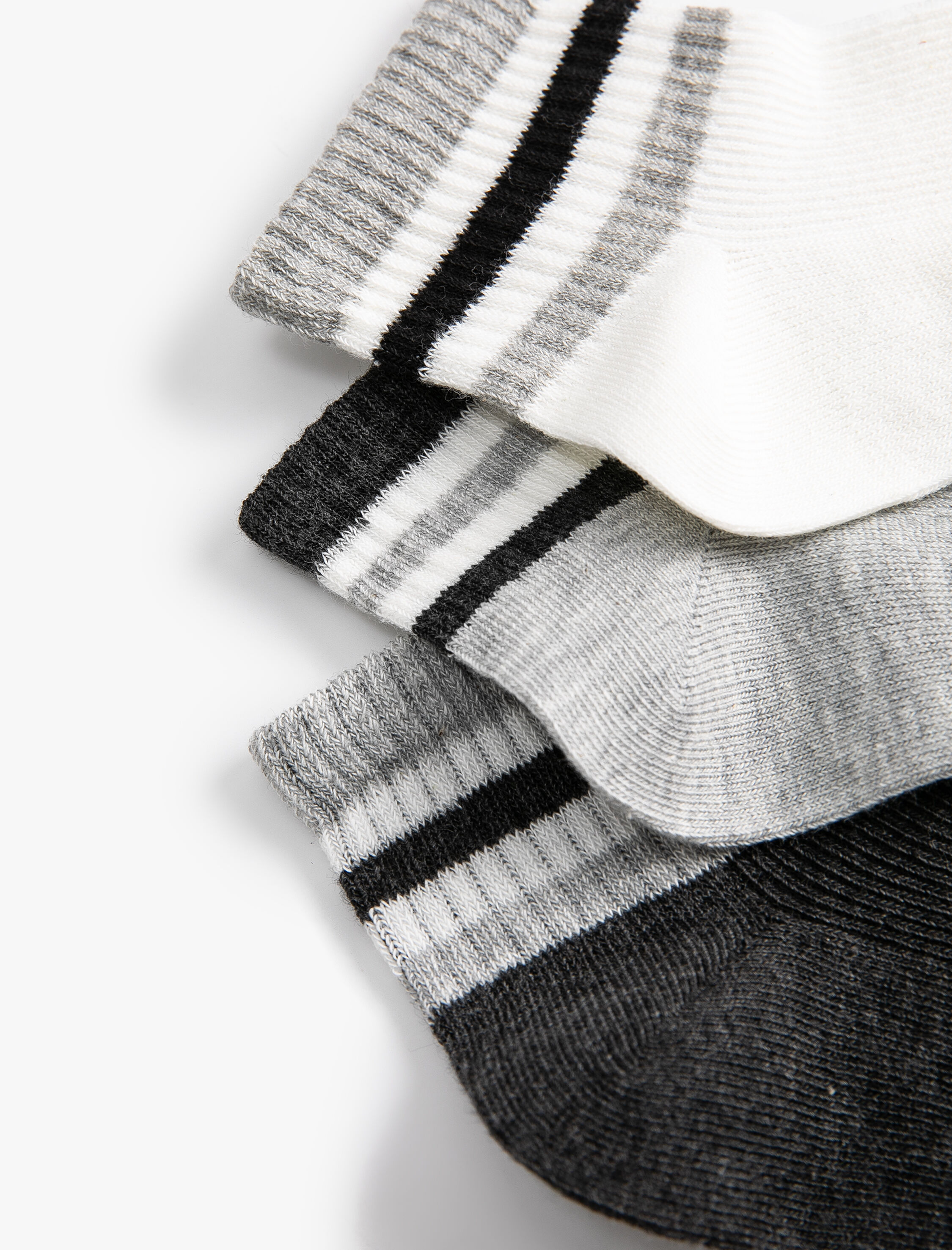  Erkek 3'lü Patik Çorap Seti Şerit Desenli Çok Renkli