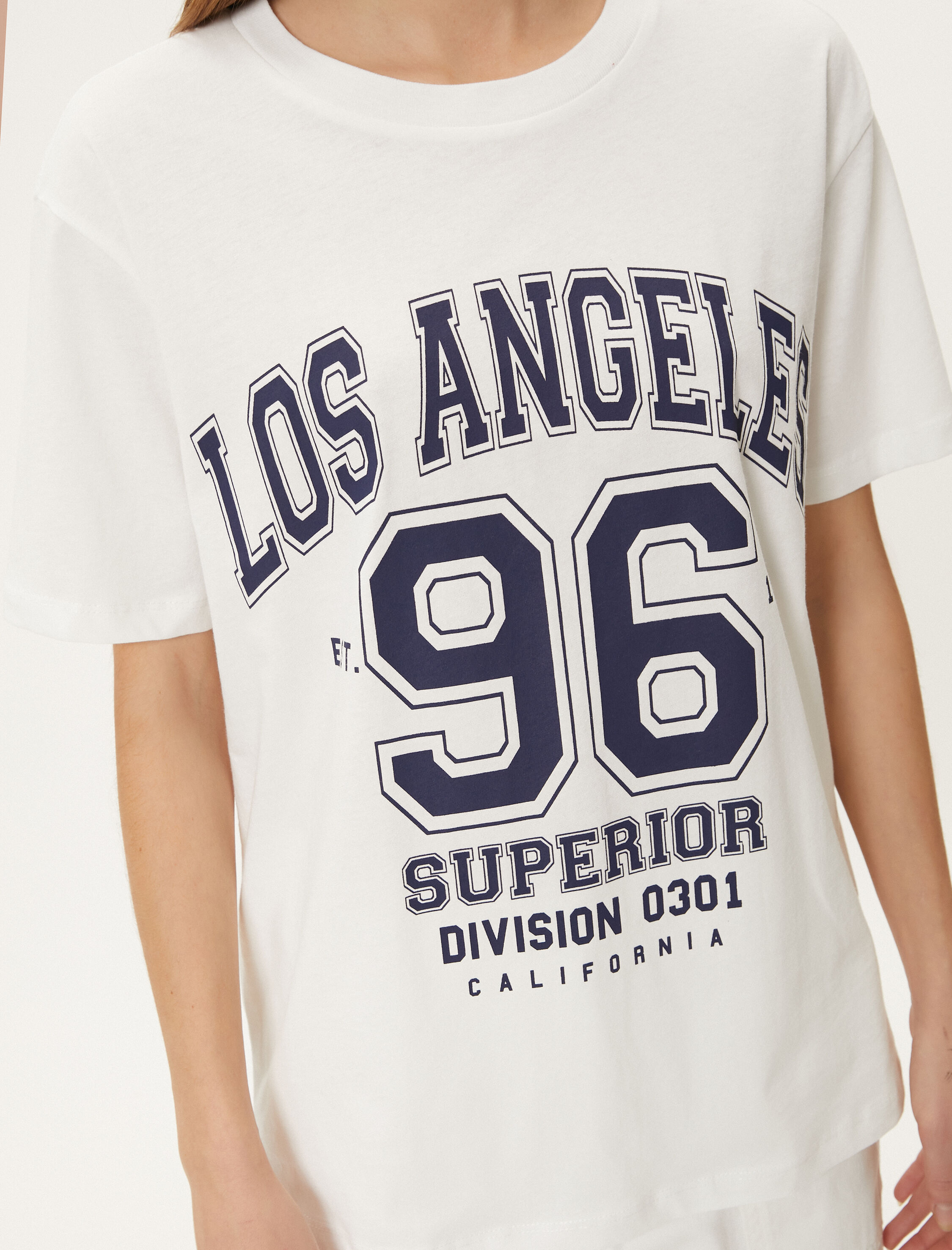   Kolej Tişört Rahat Kalıp Kısa Kollu Bisiklet Yaka Pamuklu