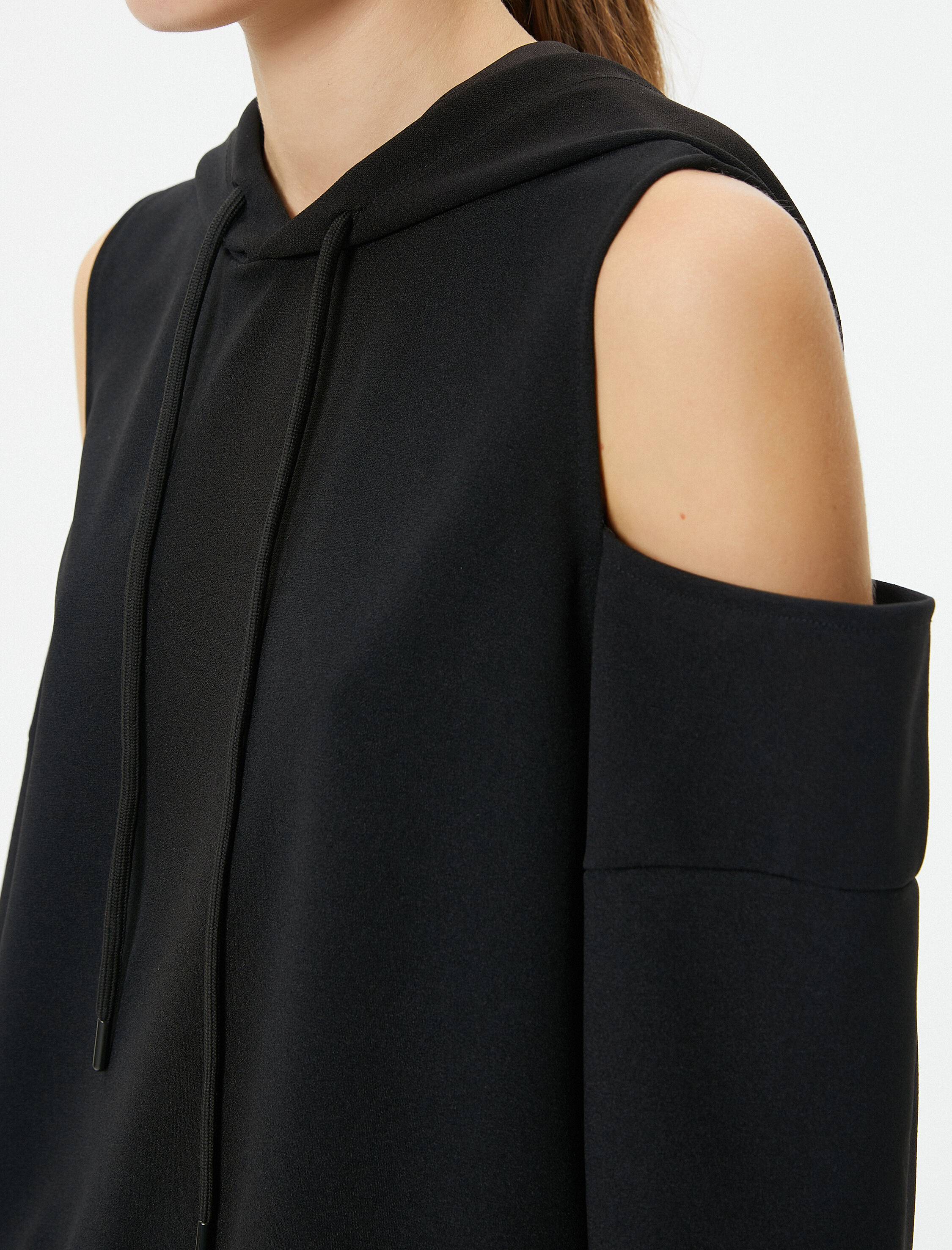   Kapşonlu Sweatshirt Spor Omuzları Pencere Detaylı Slim Fit Uzun Kollu