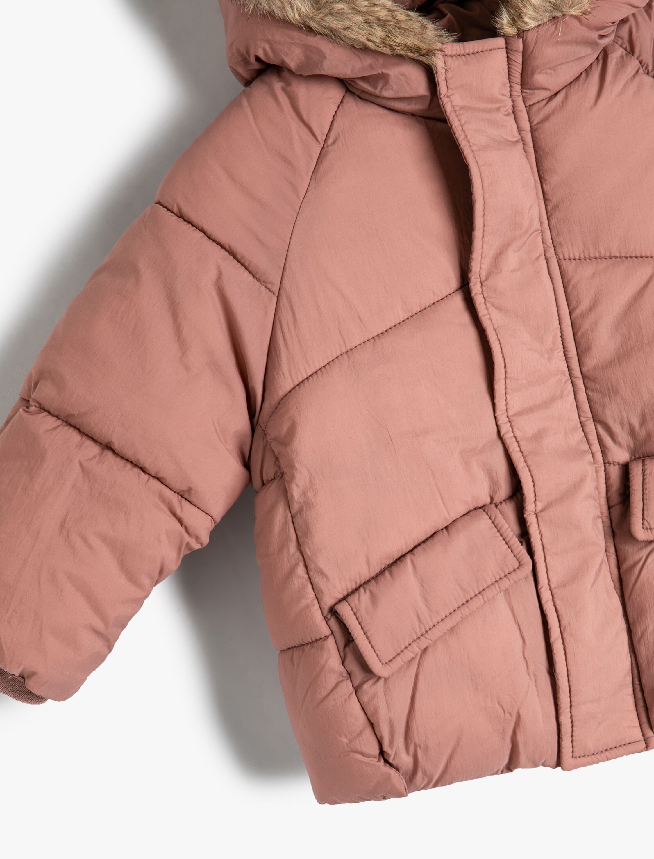  Kız Bebek Şişme Mont Kapşonlu Suni Kürk Detaylı Fermuarlı Cepli