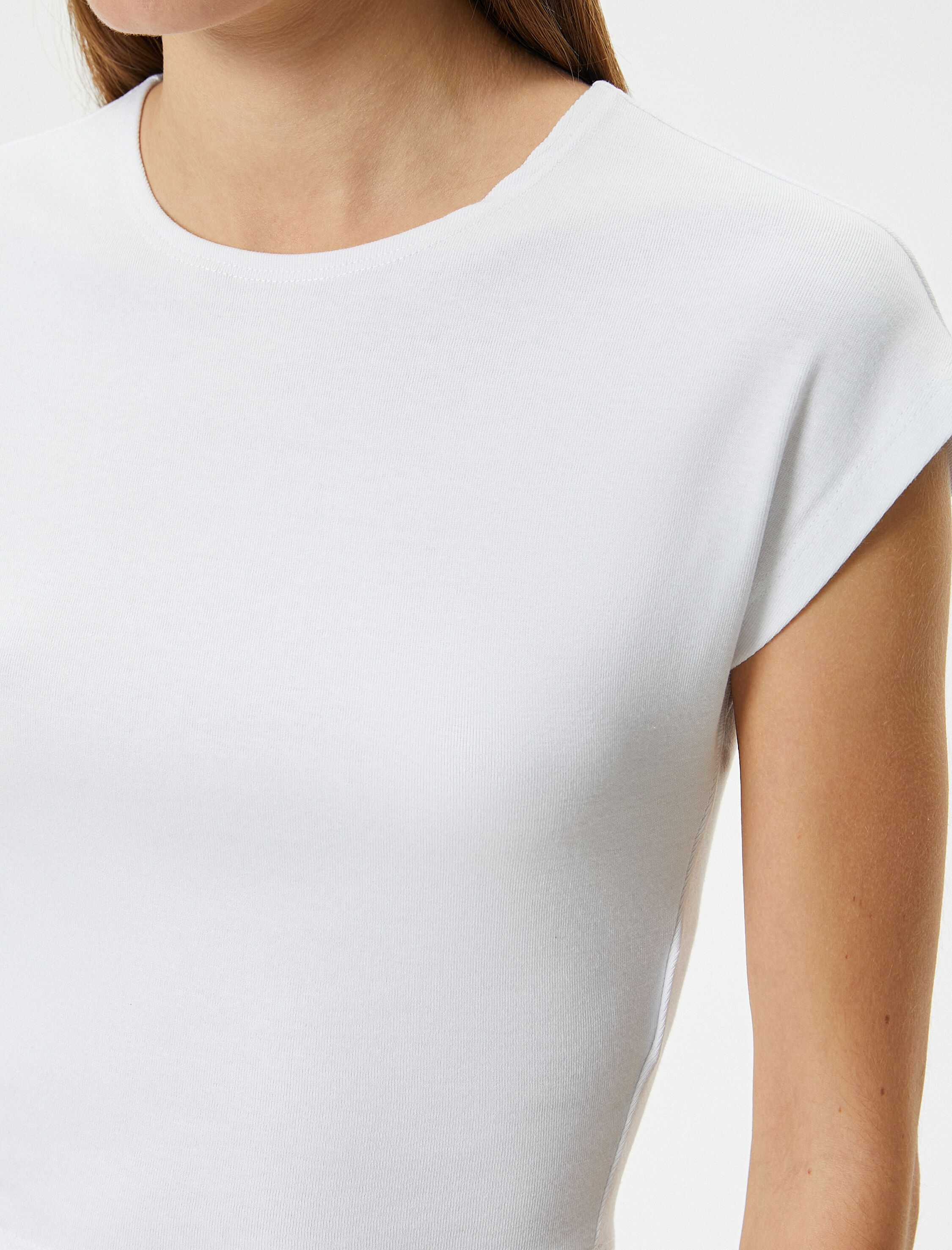   Basic Modal Tişört Slim Fit Ribanalı Kısa Kollu Bisiklet Yaka