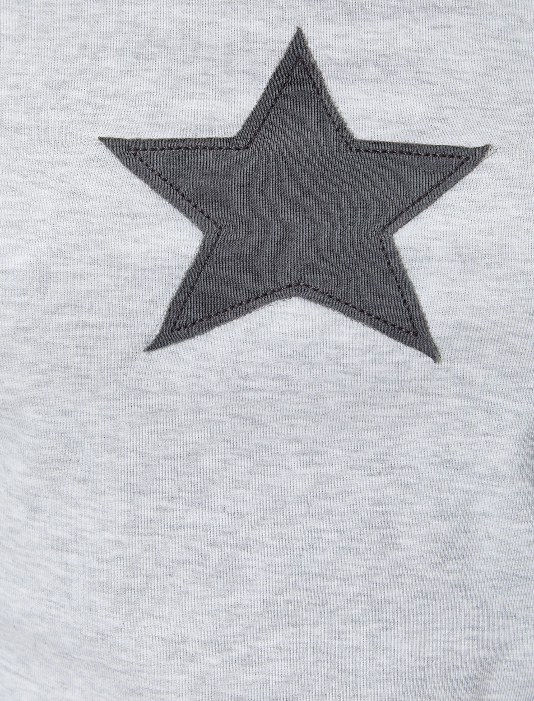   Kayık Yaka Tişört Uzun Kollu Renk Bloklu Yıldız Aplike Detaylı Slim Fit