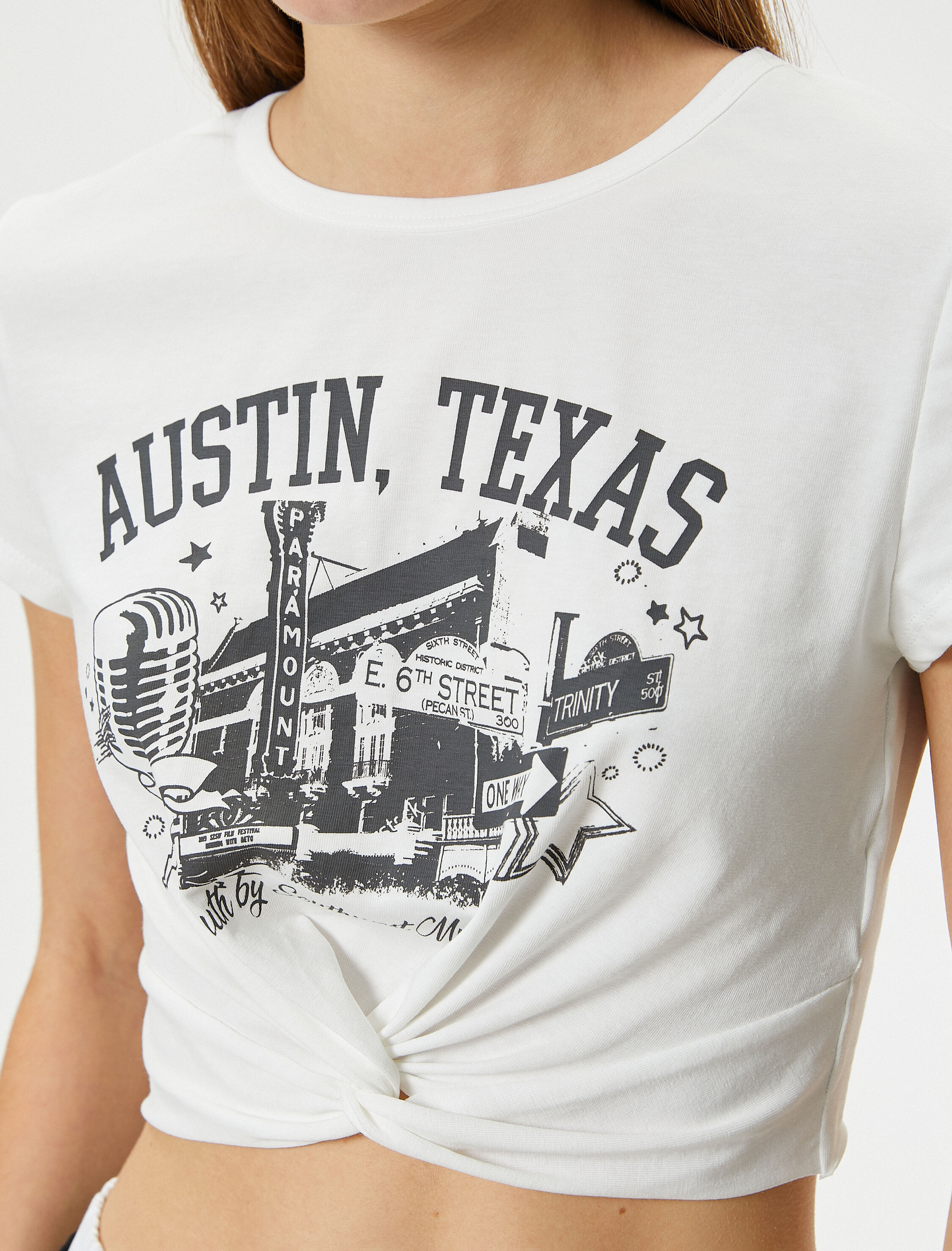   Baskılı Crop Tişört Düğüm Detaylı Kısa Kollu Bisiklet Yaka Slim Fit Pamuklu