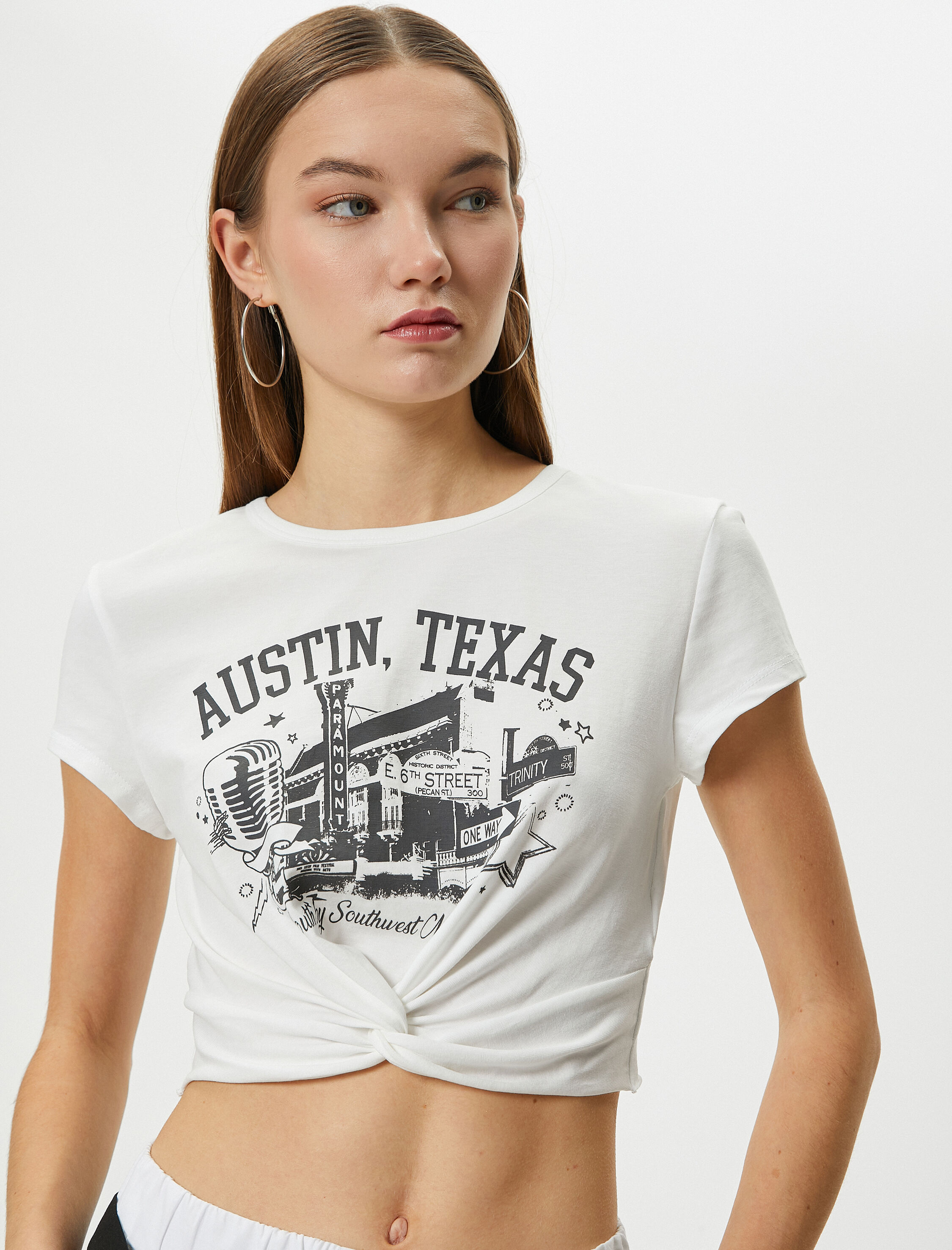   Baskılı Crop Tişört Düğüm Detaylı Kısa Kollu Bisiklet Yaka Slim Fit Pamuklu