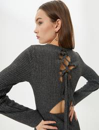 Mini Triko Elbise Arkası Bağlamalı Pencere Detaylı Uzun Kollu Yuvarlak Yaka Slim Fit