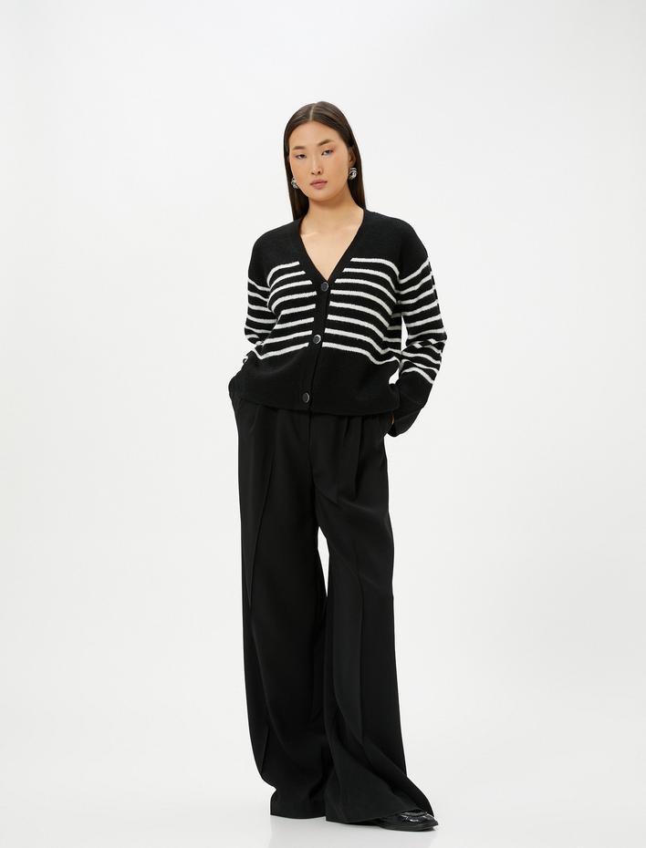  V Yaka Hırka Düğmeli Örgü