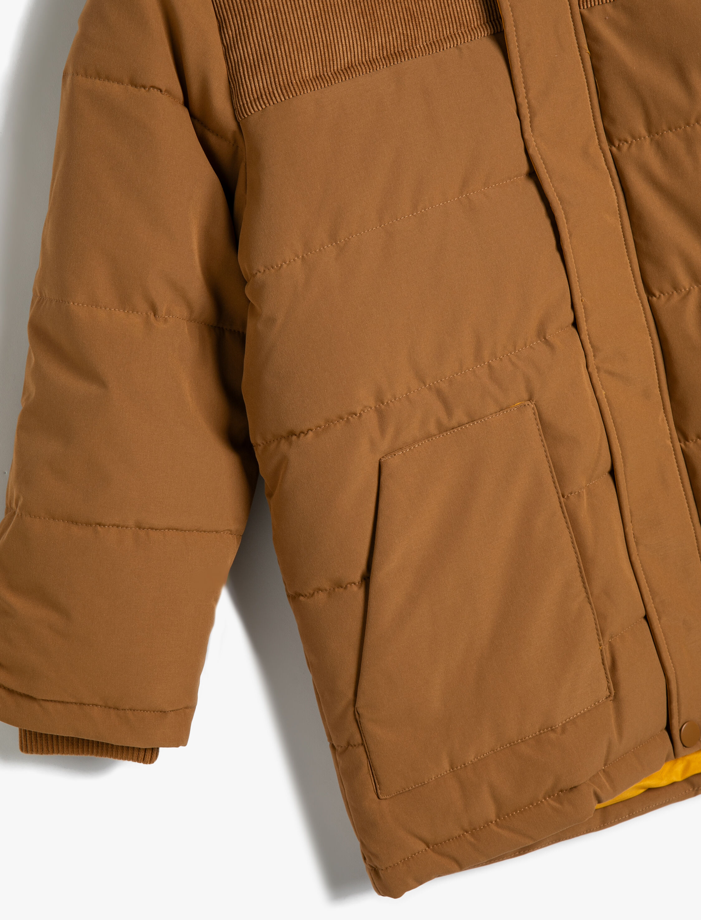  Erkek Çocuk Oversize Şişme Mont Kapüşonlu  Astarlı Cepli Fermuarlı Kadife Kumaş Detaylı