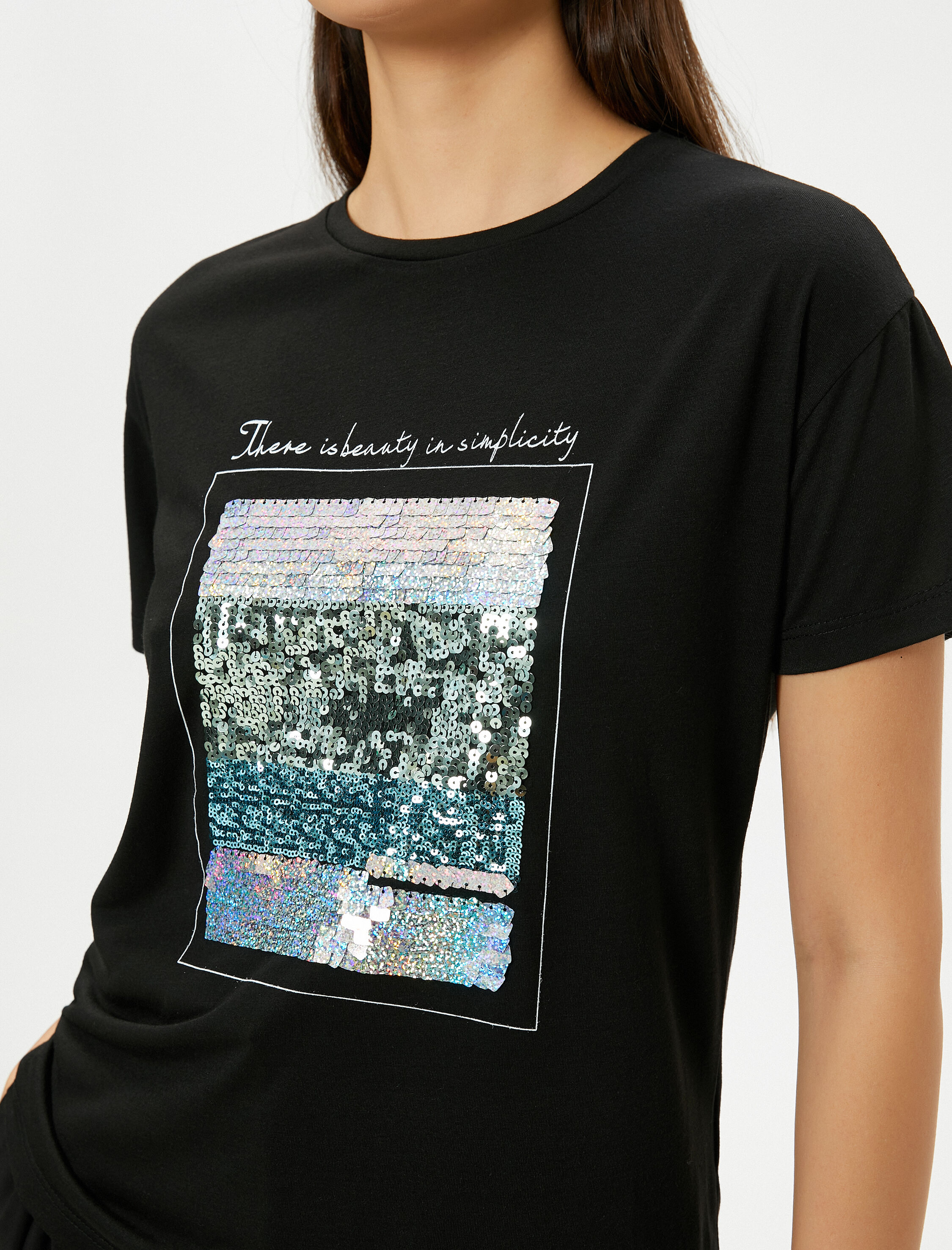   Pul Payetli Tişört Bisiklet Yaka Kısa Kollu