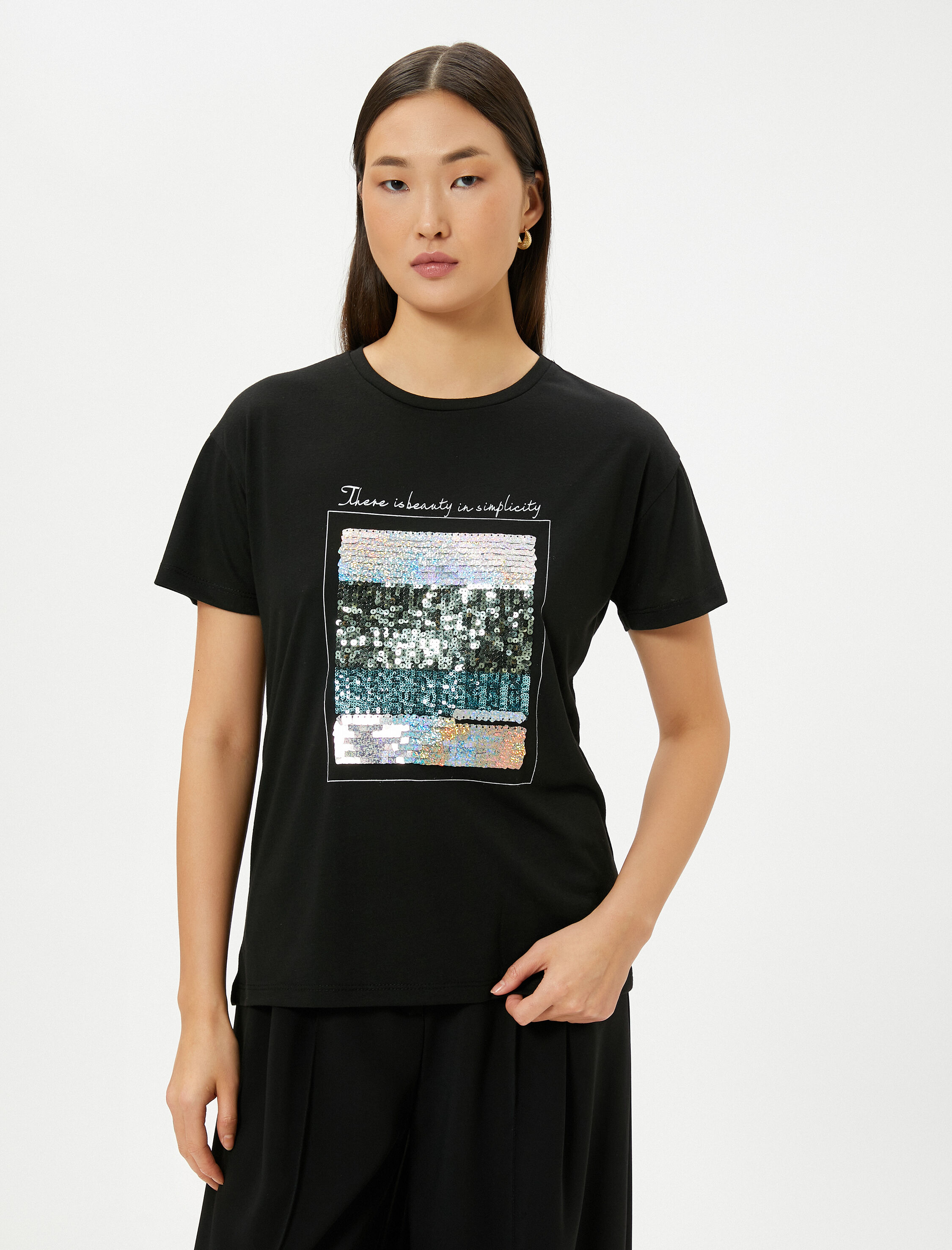   Pul Payetli Tişört Bisiklet Yaka Kısa Kollu