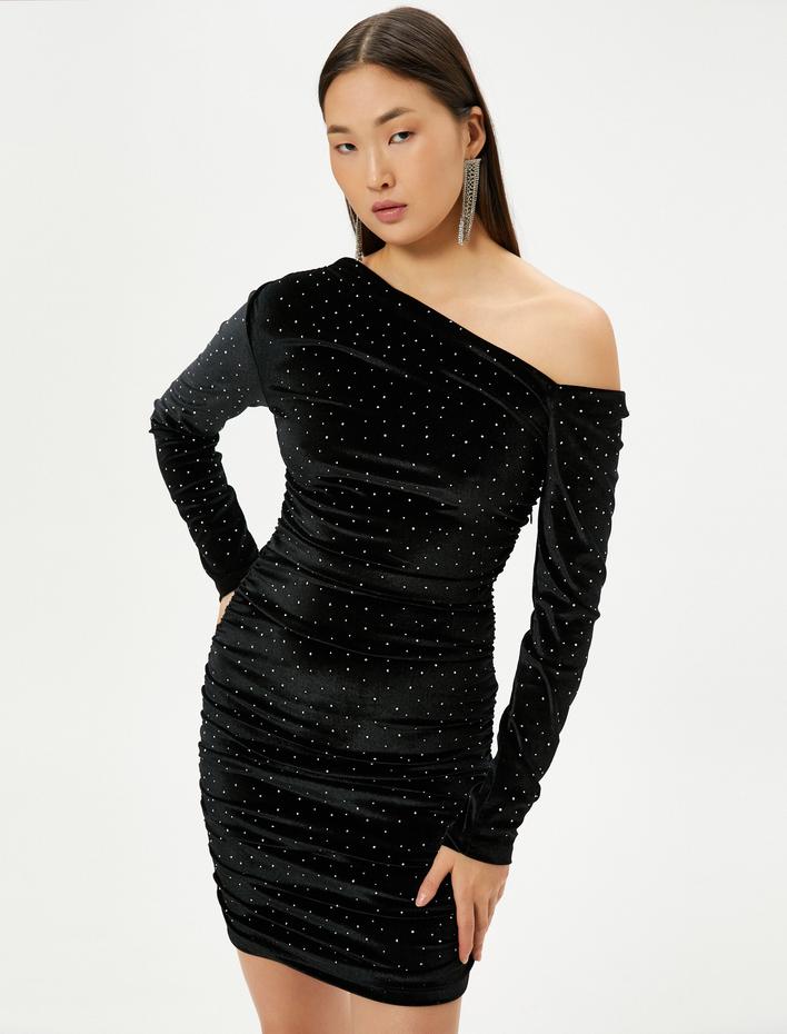  Taşlı Kadife Elbise Tek Omuz Mini Boy Asimetrik Yaka Uzun Kollu Slim Fit