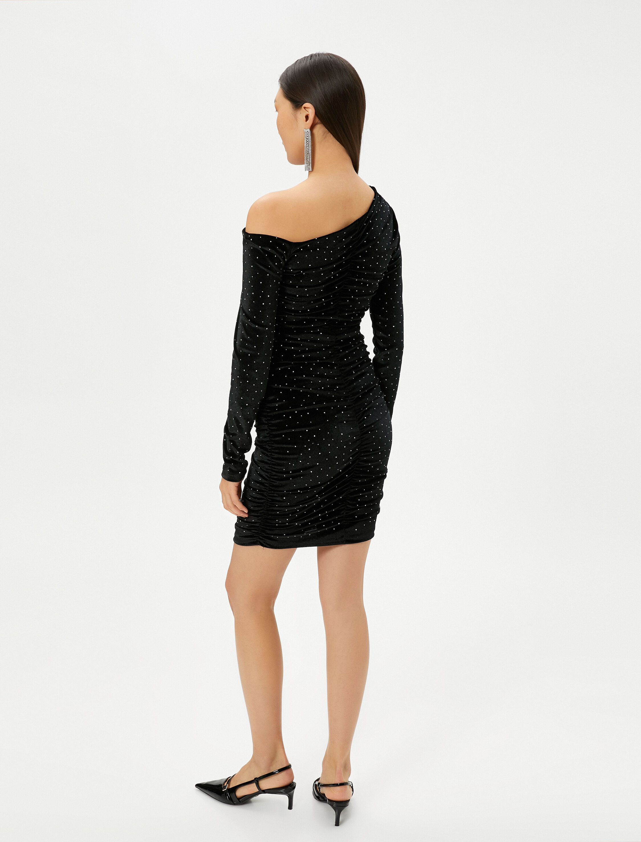   Taşlı Kadife Elbise Tek Omuz Mini Boy Asimetrik Yaka Uzun Kollu Slim Fit