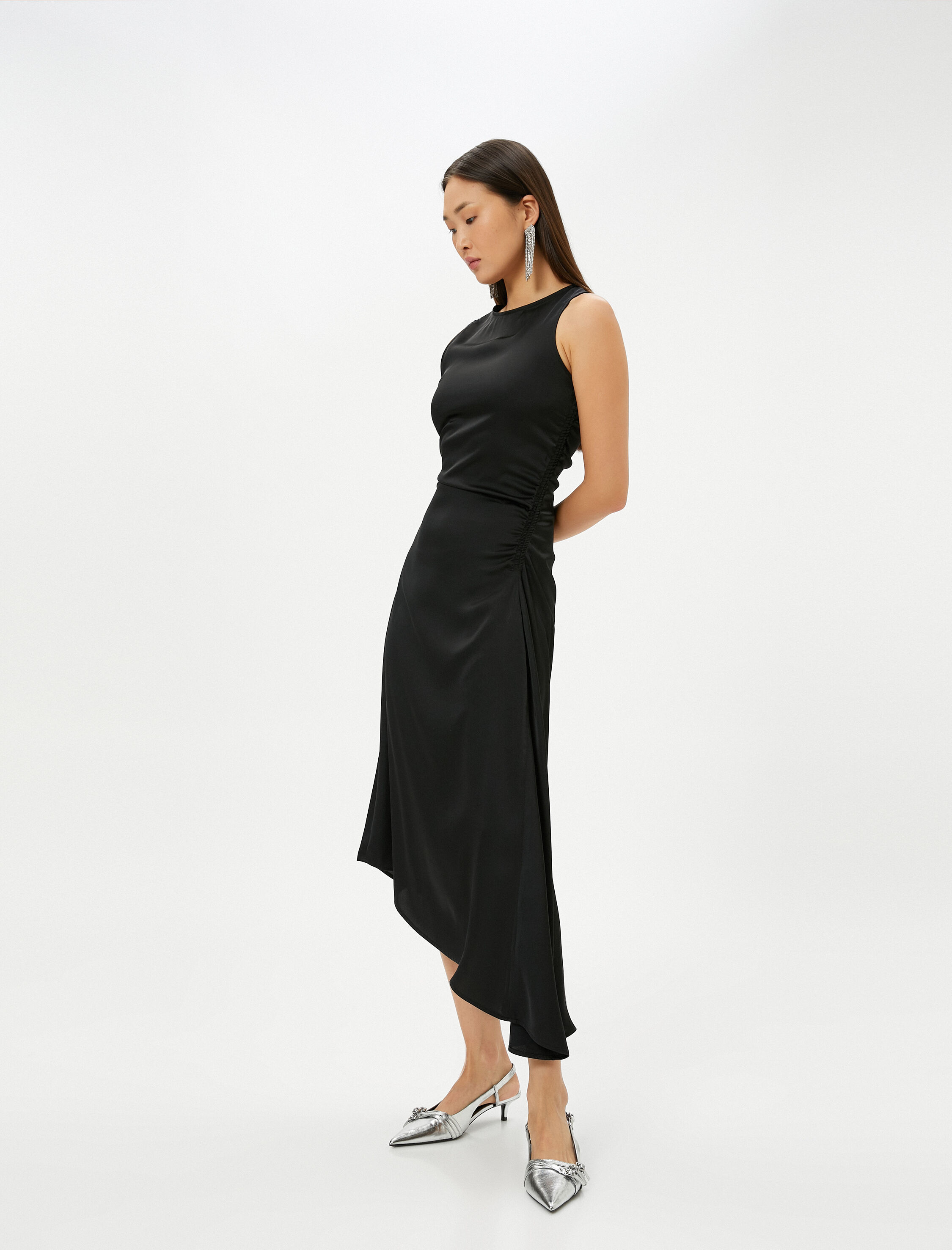   Asimetrik Kesim Midi Elbise Kolsuz Drape Detaylı Yuvarlak Yaka