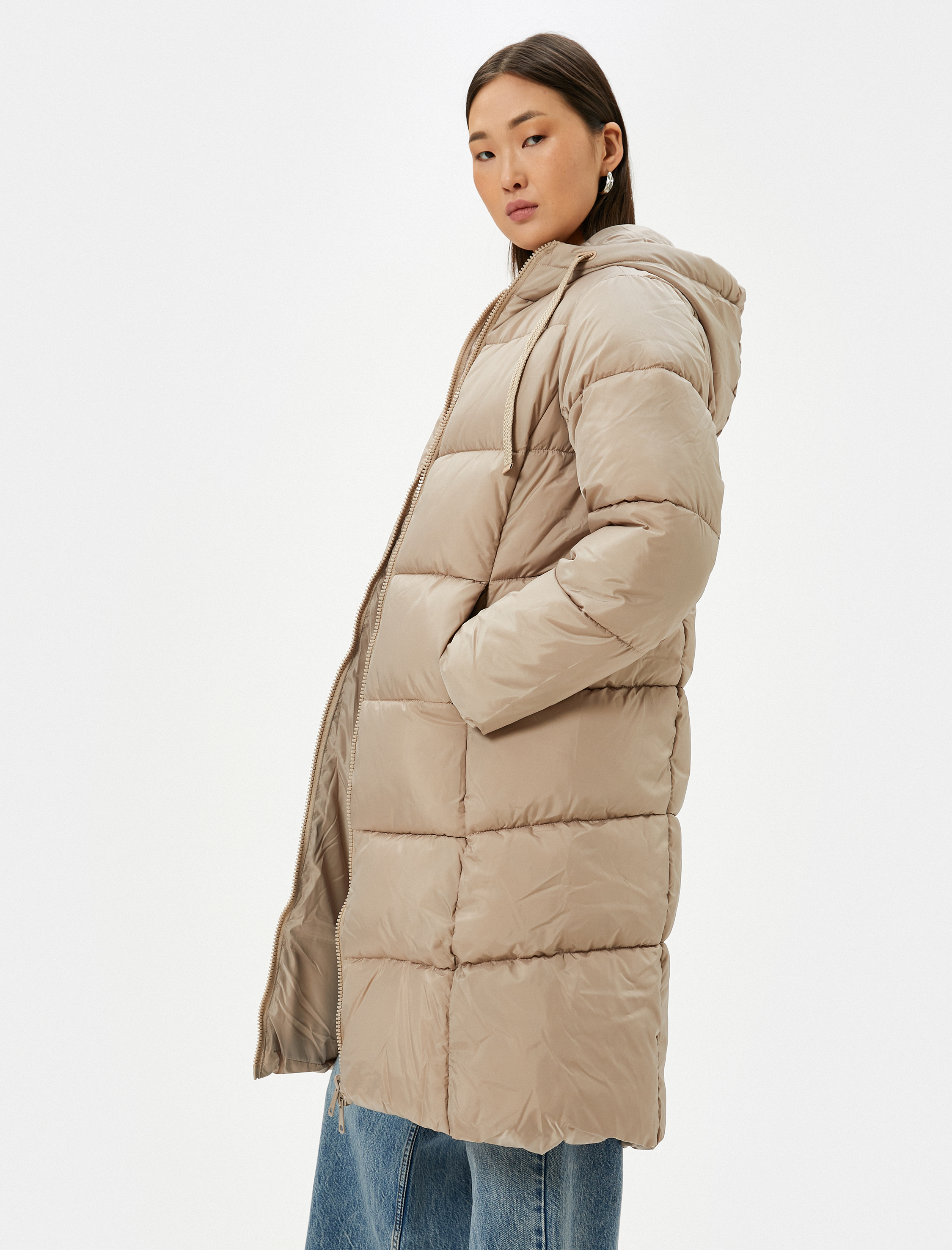   Uzun Şişme Mont Kapüşonlu Cepli Fermuarlı