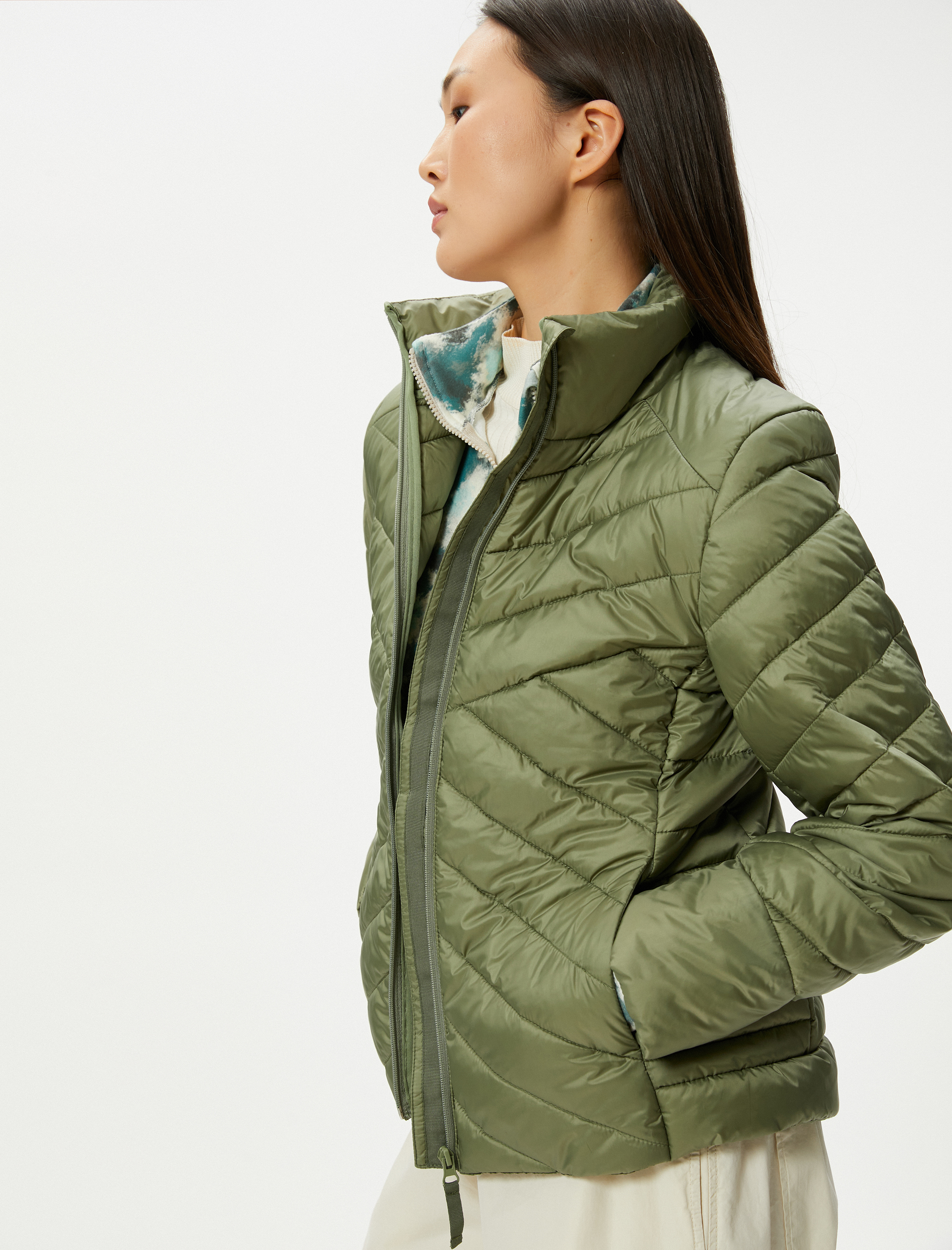   Şişme Mont Dik Yaka Fermuarlı Cepli