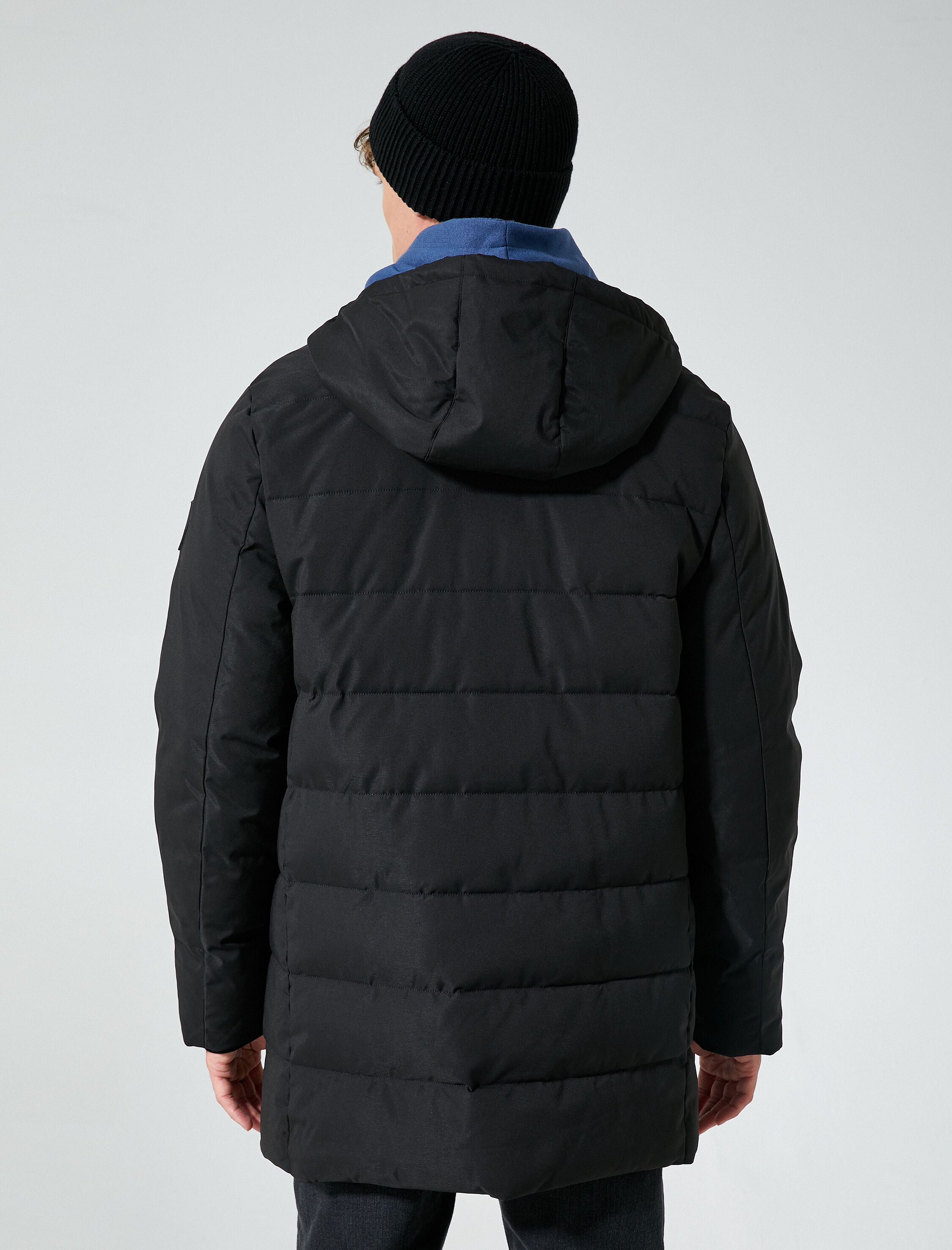   Şişme Mont Fermuarlı Çıkarılabilir Kapşonlu Etiket Baskılı Cepli