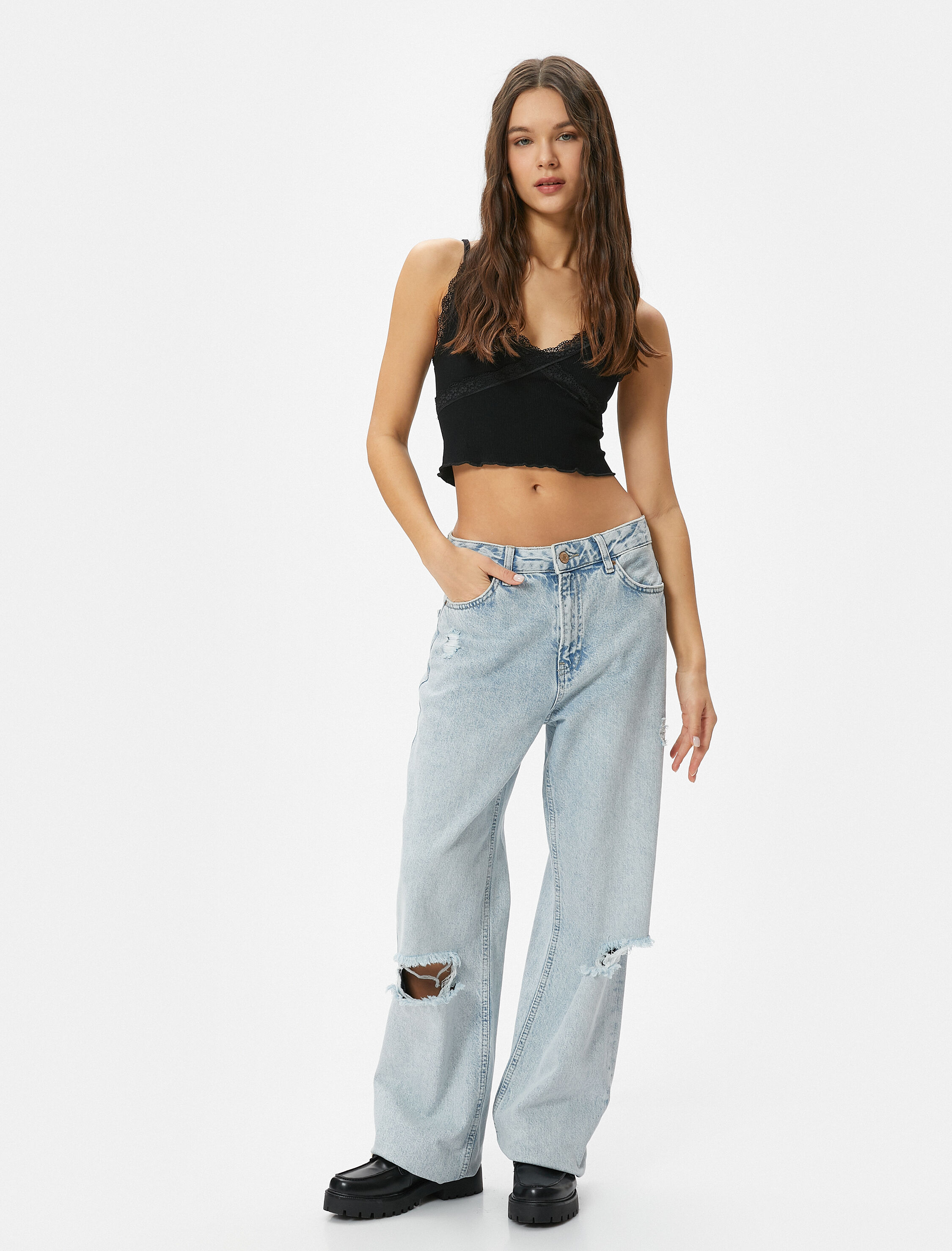   Crop İnce Askılı Atlet Dantel Güpür Dantel Detaylı Slim Fit Ribanalı