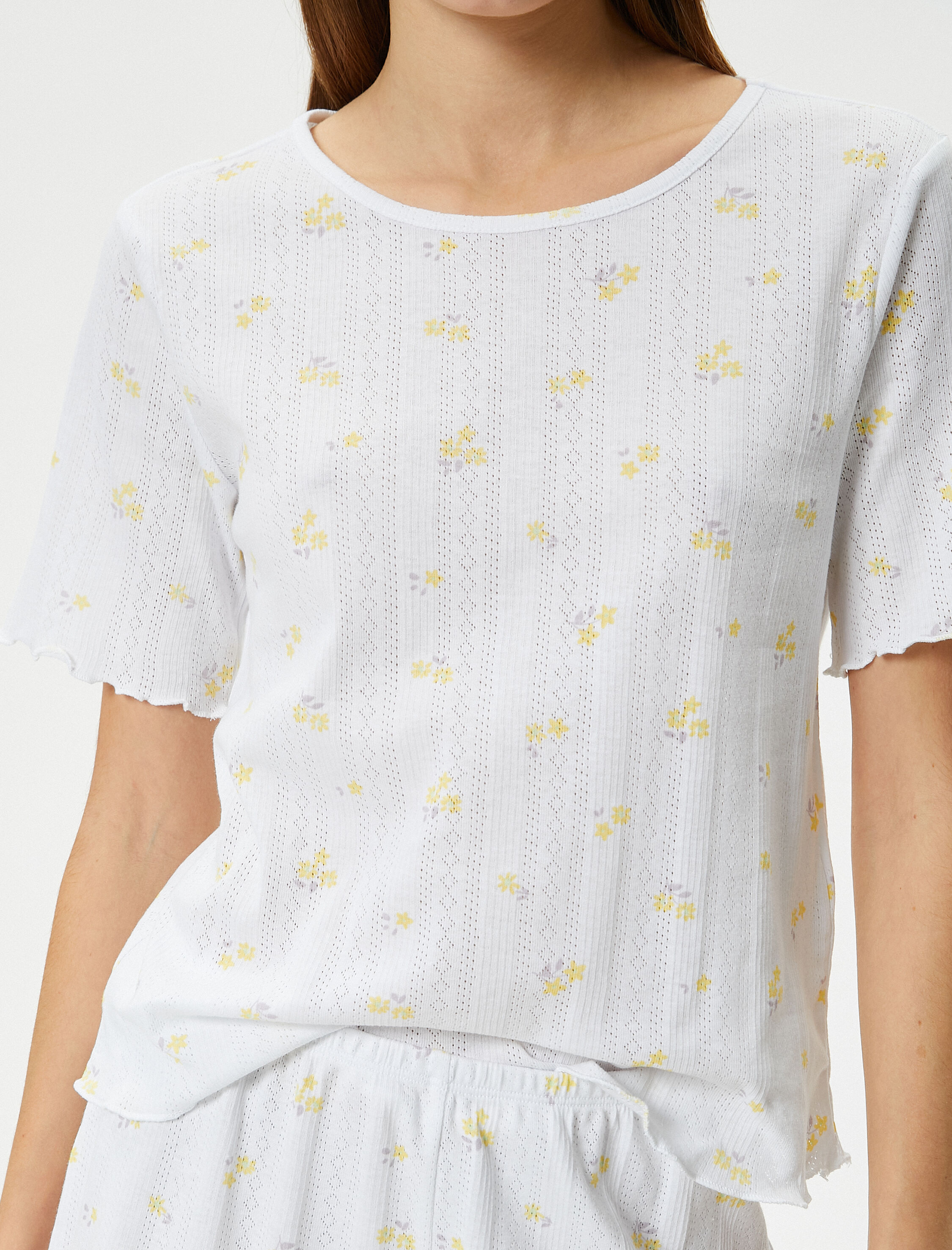   Şortlu Pijama Takımı Kısa Kollu Bisiklet Yaka Çiçekli Pamuklu