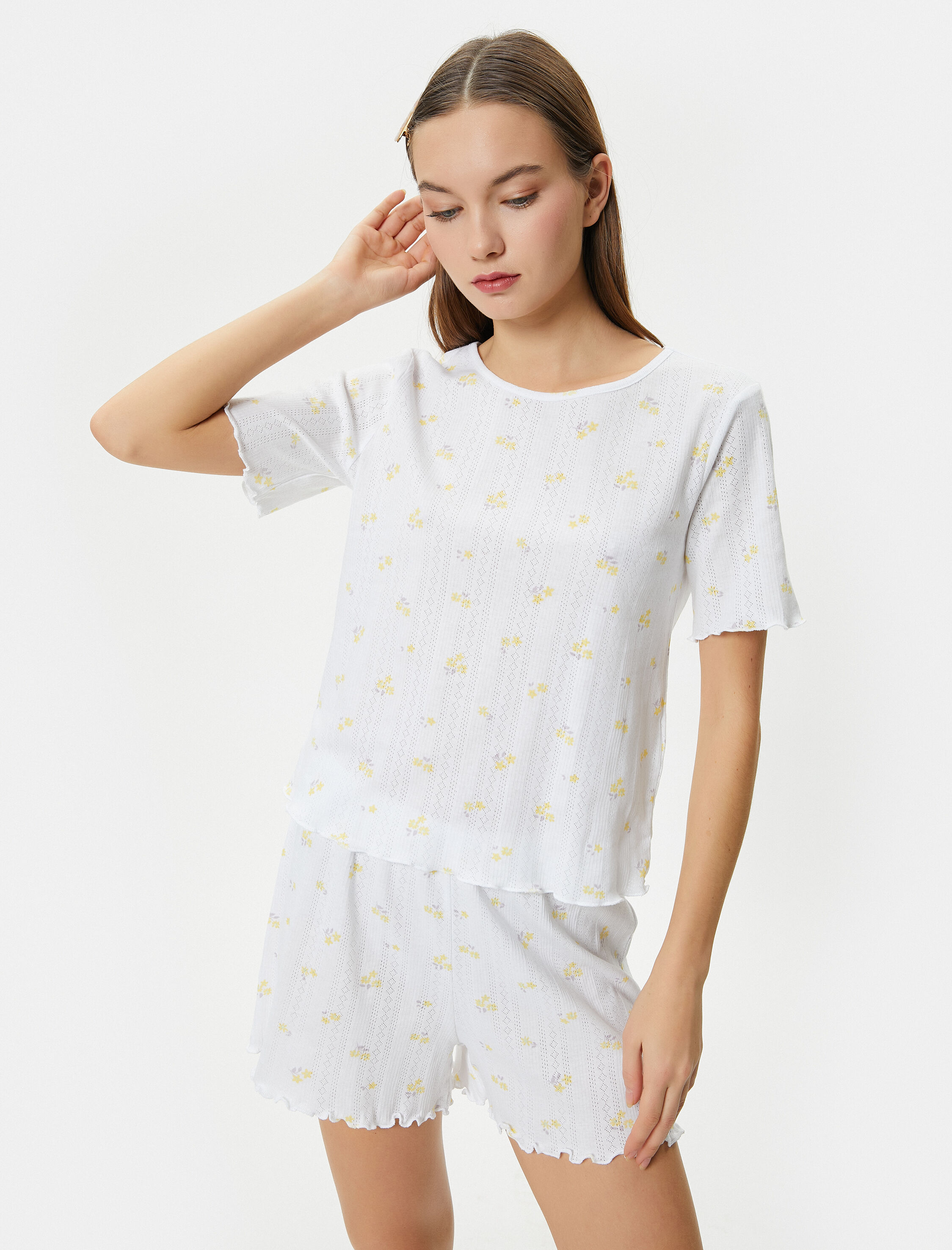   Şortlu Pijama Takımı Kısa Kollu Bisiklet Yaka Çiçekli Pamuklu