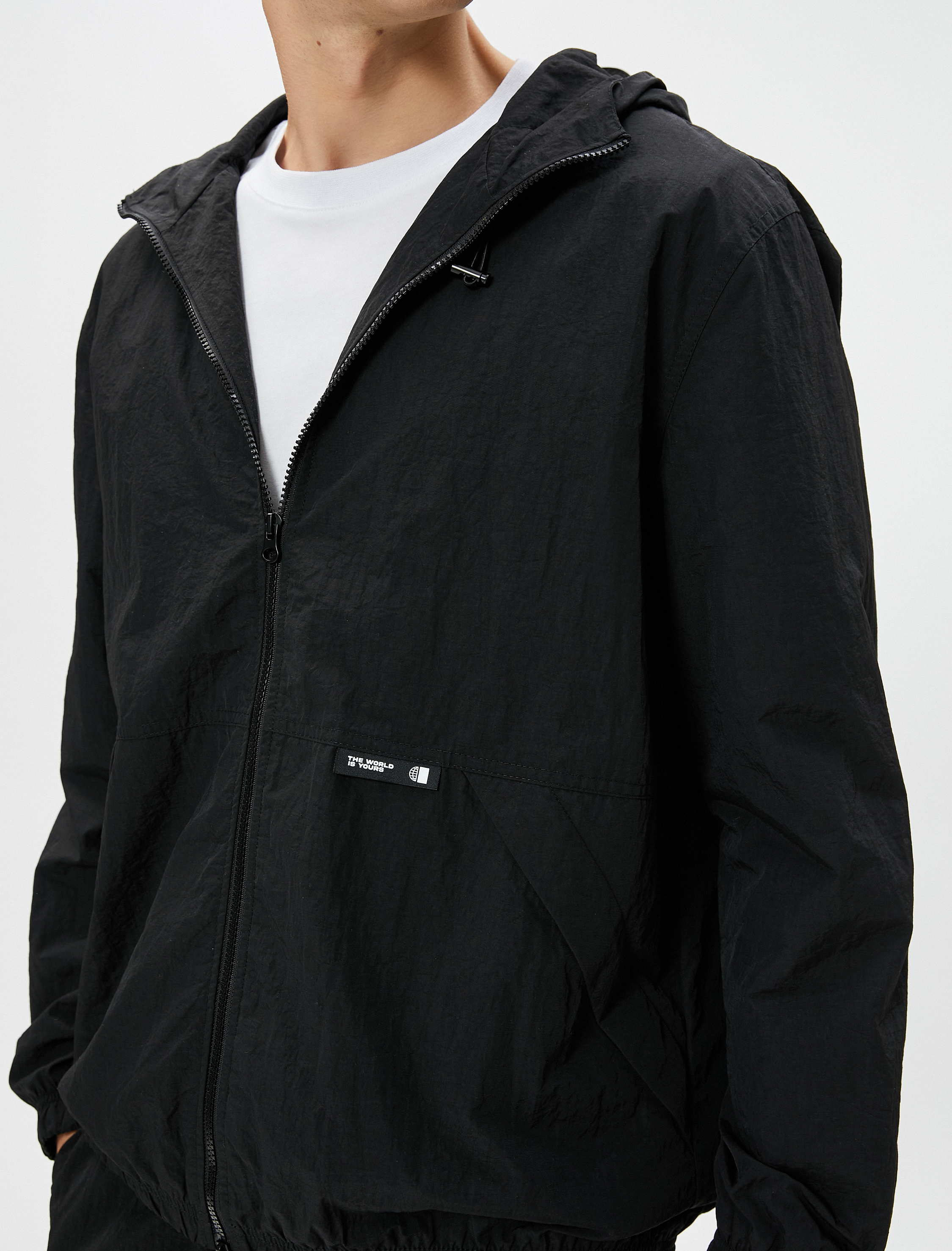   Mevsimlik Ceket Kapşonlu Fermuarlı Cep Detaylı Etiket Baskılı