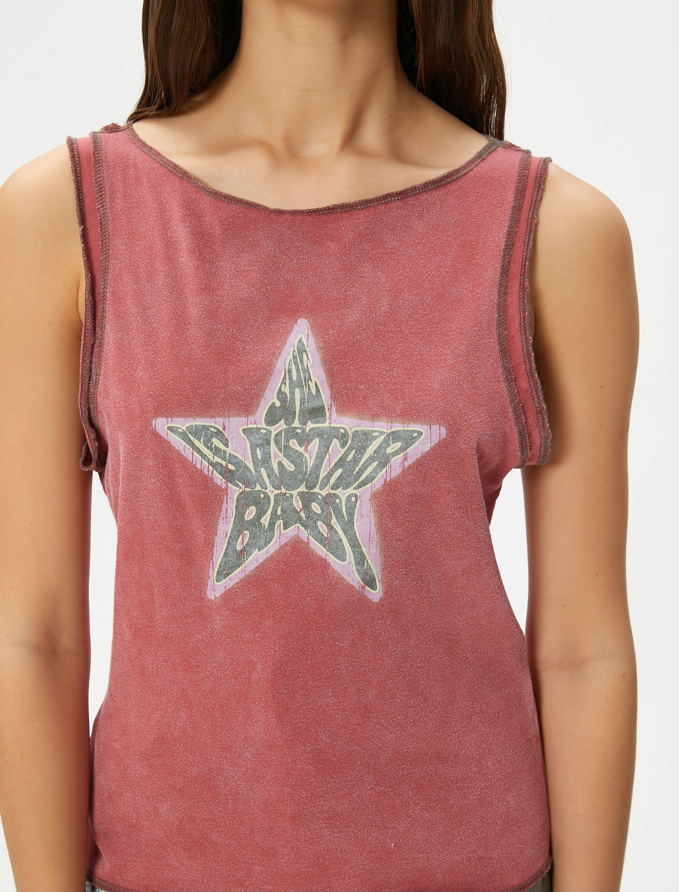   Kolsuz Tişört Soluk Efektli Yıldız Baskılı Rahat Kalıp