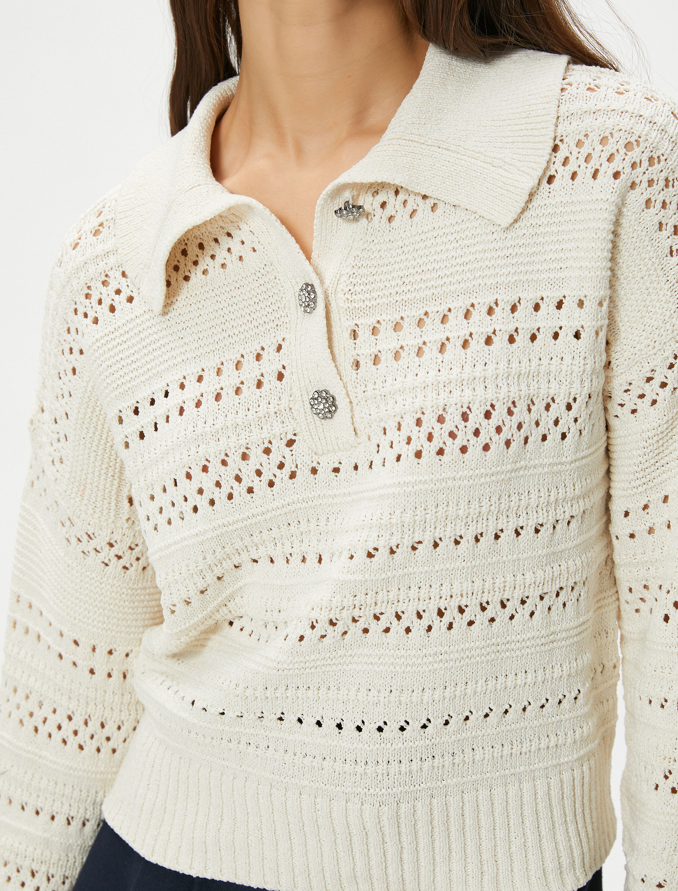   Polo Yaka Ajurlu Kazak Uzun Kollu Parlak Çiçek Düğme Detaylı