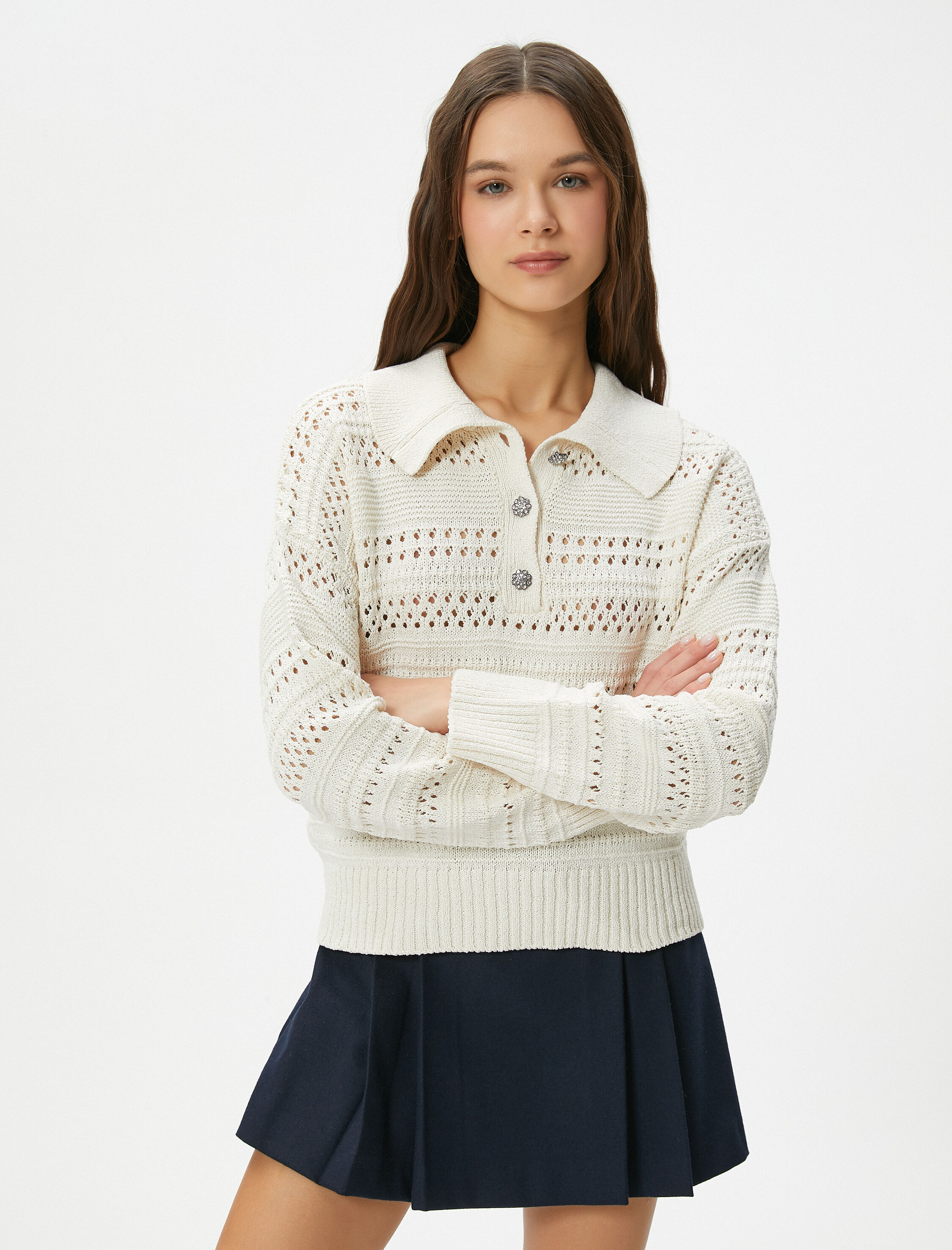   Polo Yaka Ajurlu Kazak Uzun Kollu Parlak Çiçek Düğme Detaylı