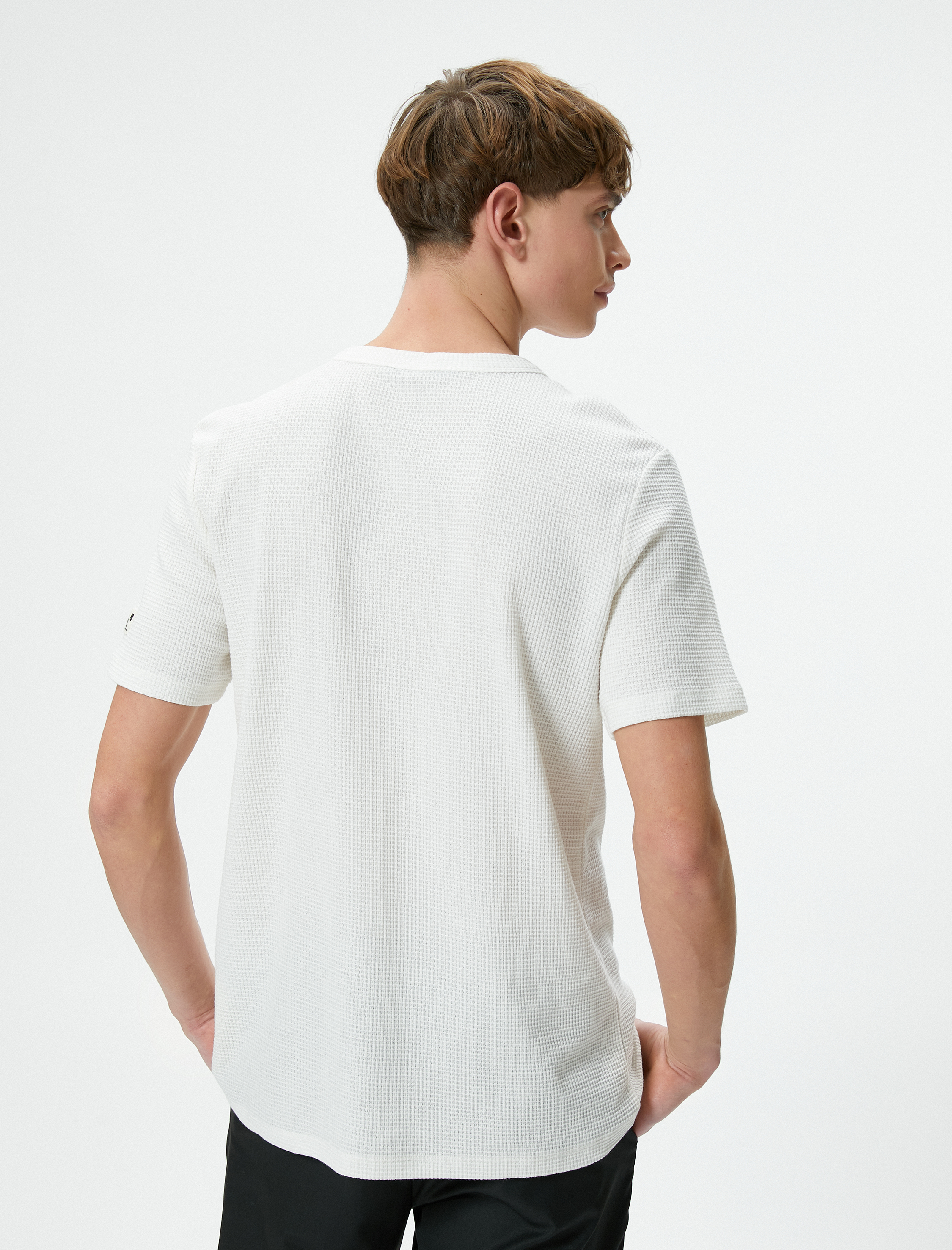   Basic Tişört Dokulu Bisiklet Yaka Kısa Kollu Dokulu