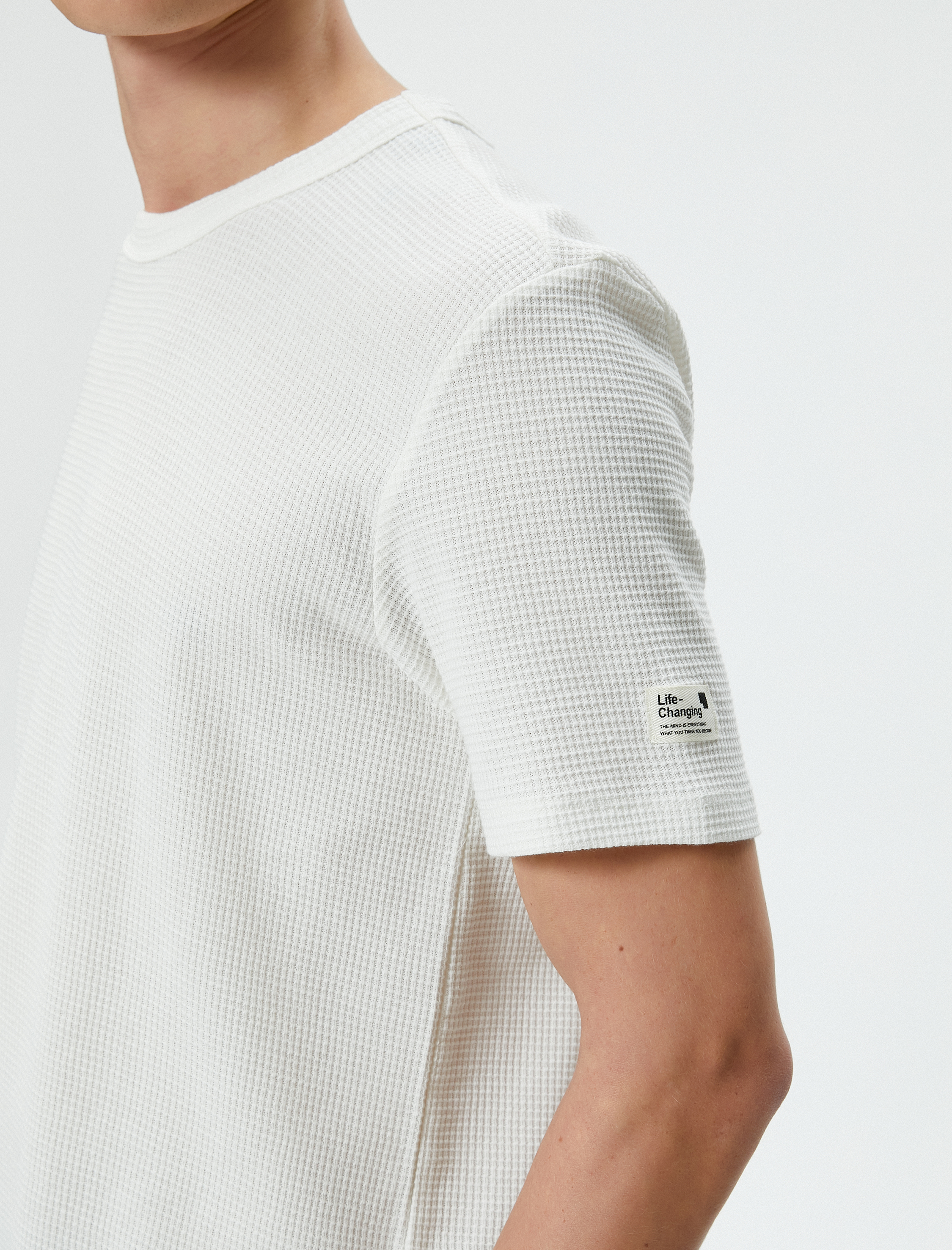   Basic Tişört Dokulu Bisiklet Yaka Kısa Kollu Dokulu