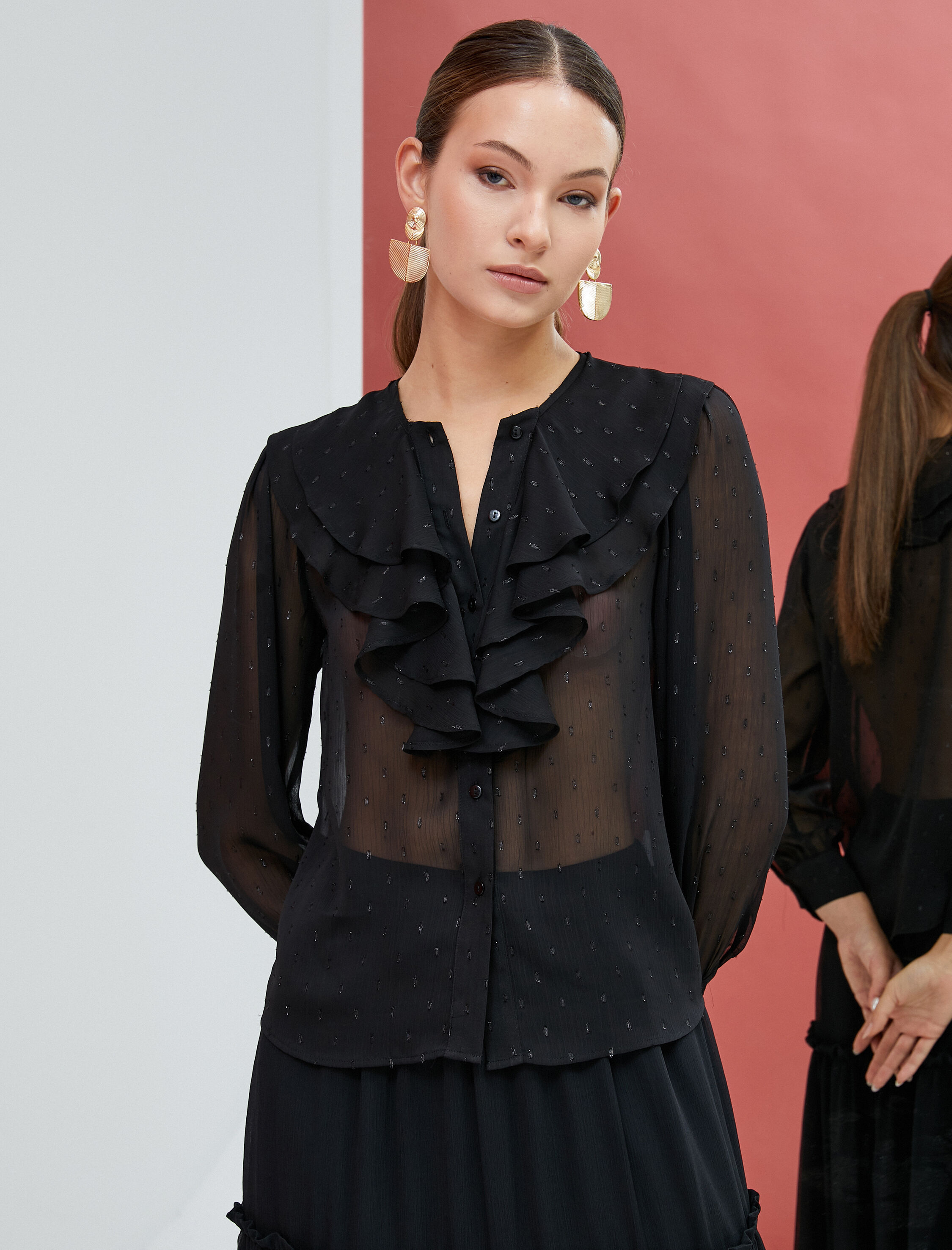   Şifon Gömlek Yakası Fırfırlı Düğmeli Transparan Simli