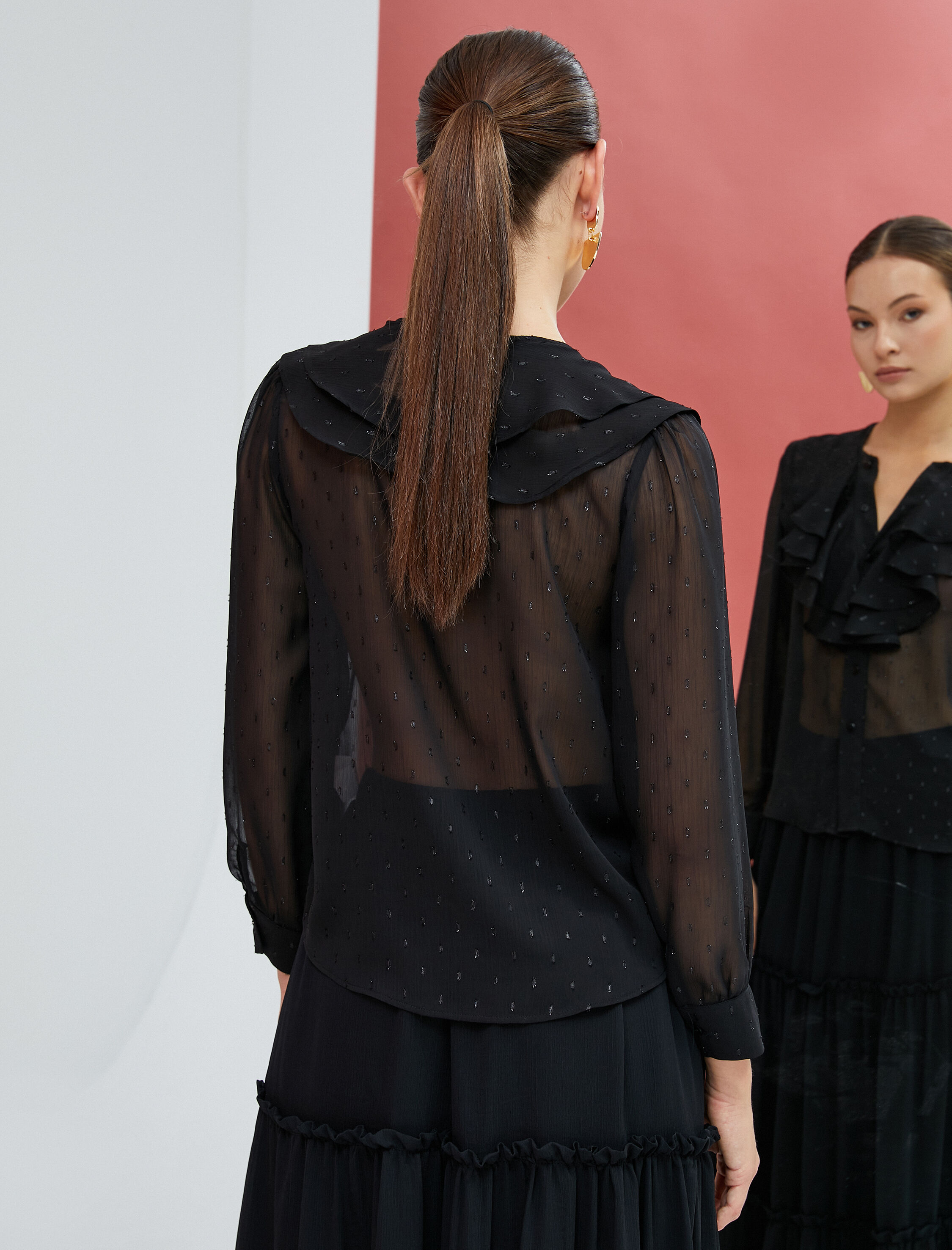   Şifon Gömlek Yakası Fırfırlı Düğmeli Transparan Simli