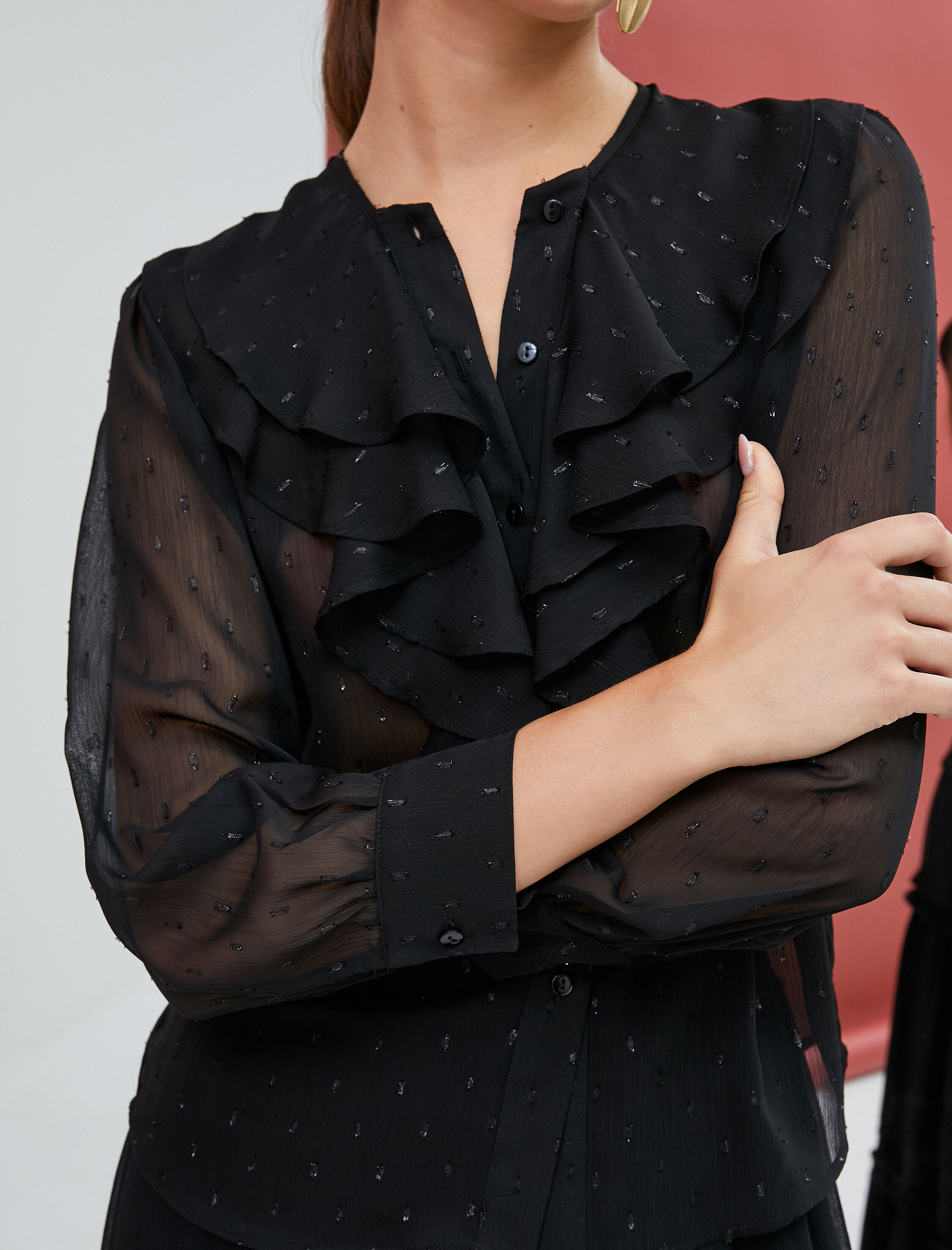   Şifon Gömlek Yakası Fırfırlı Düğmeli Transparan Simli