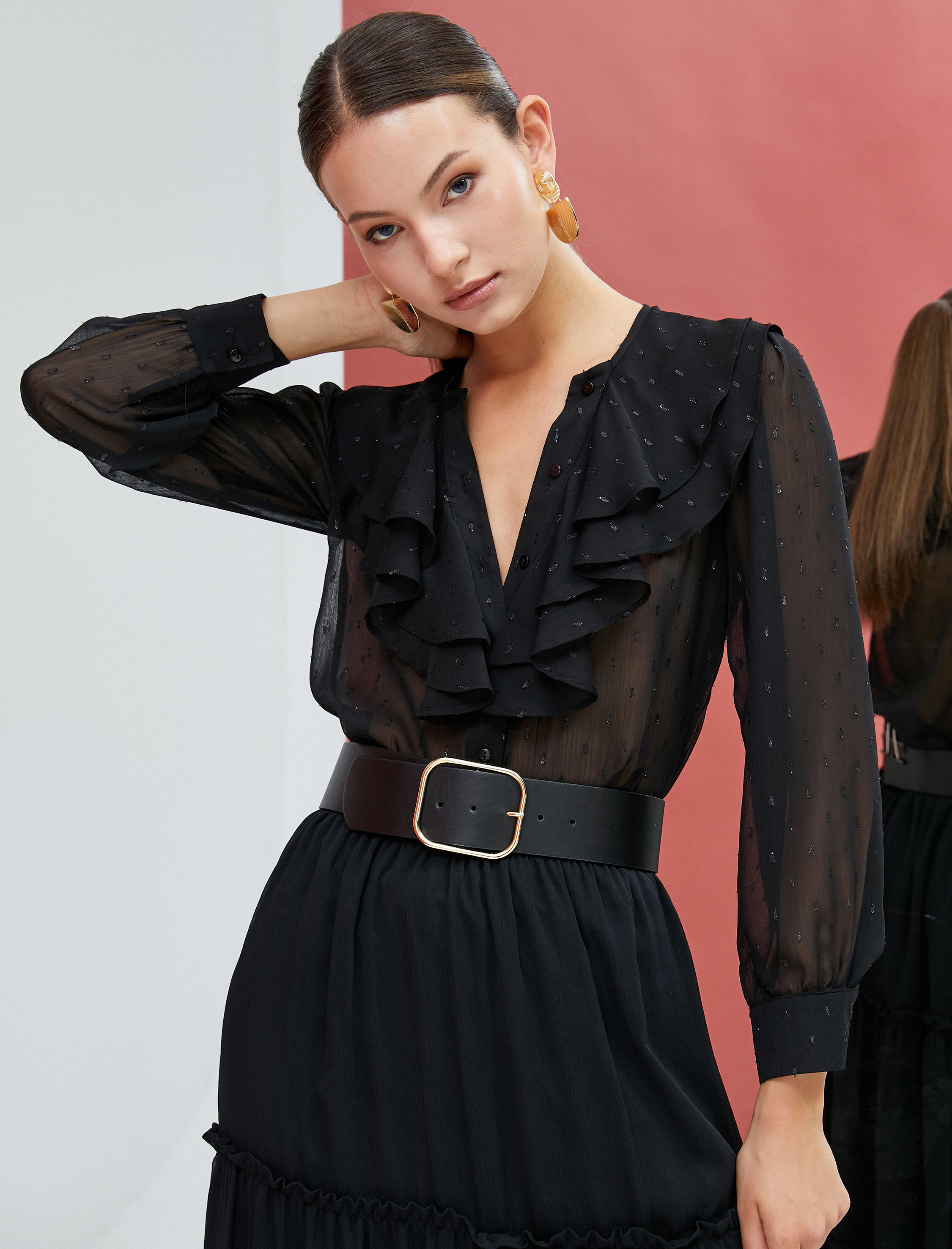   Şifon Gömlek Yakası Fırfırlı Düğmeli Transparan Simli