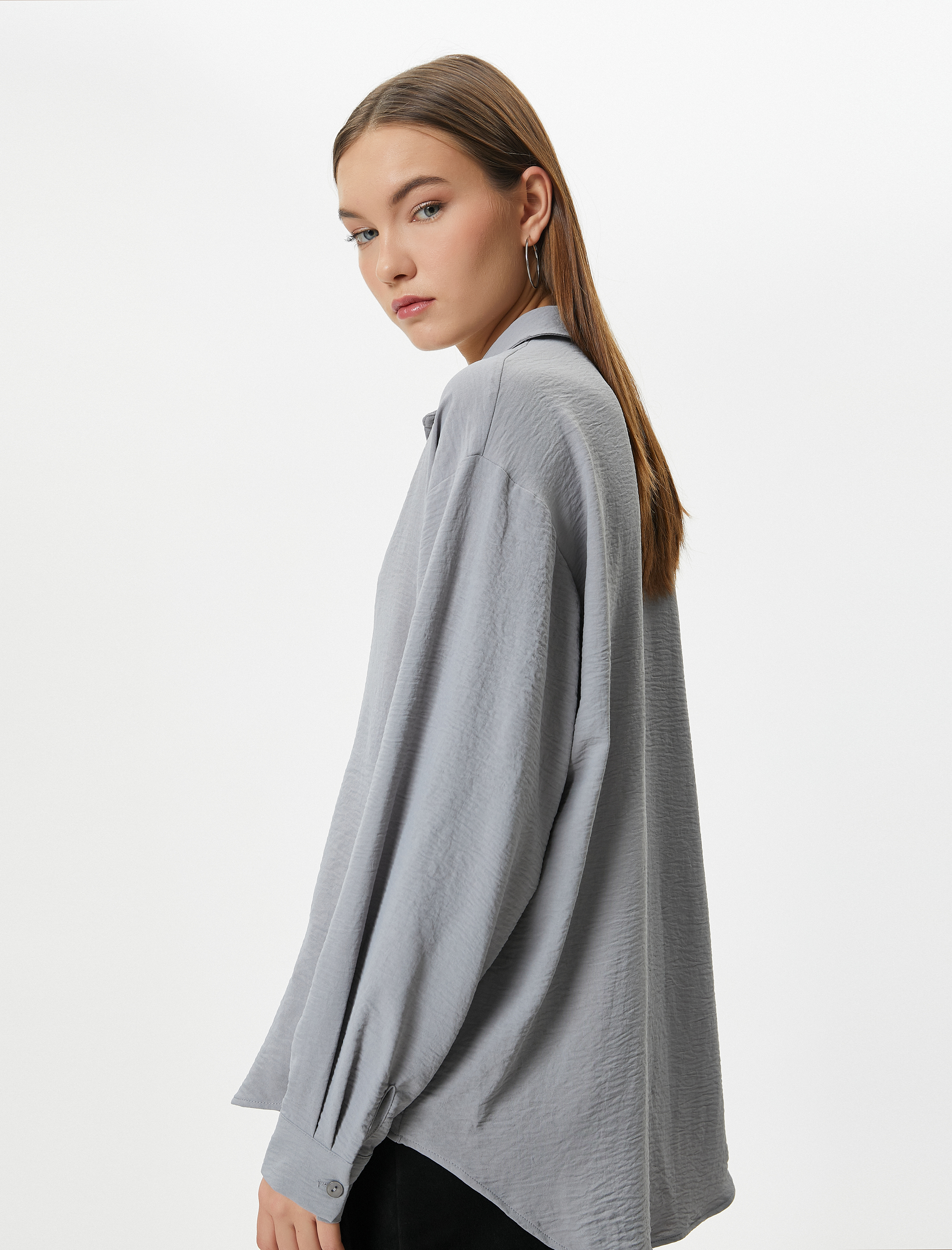   Gömlek Uzun Dökümlü Kol Klasik Yaka Rahat Kesim