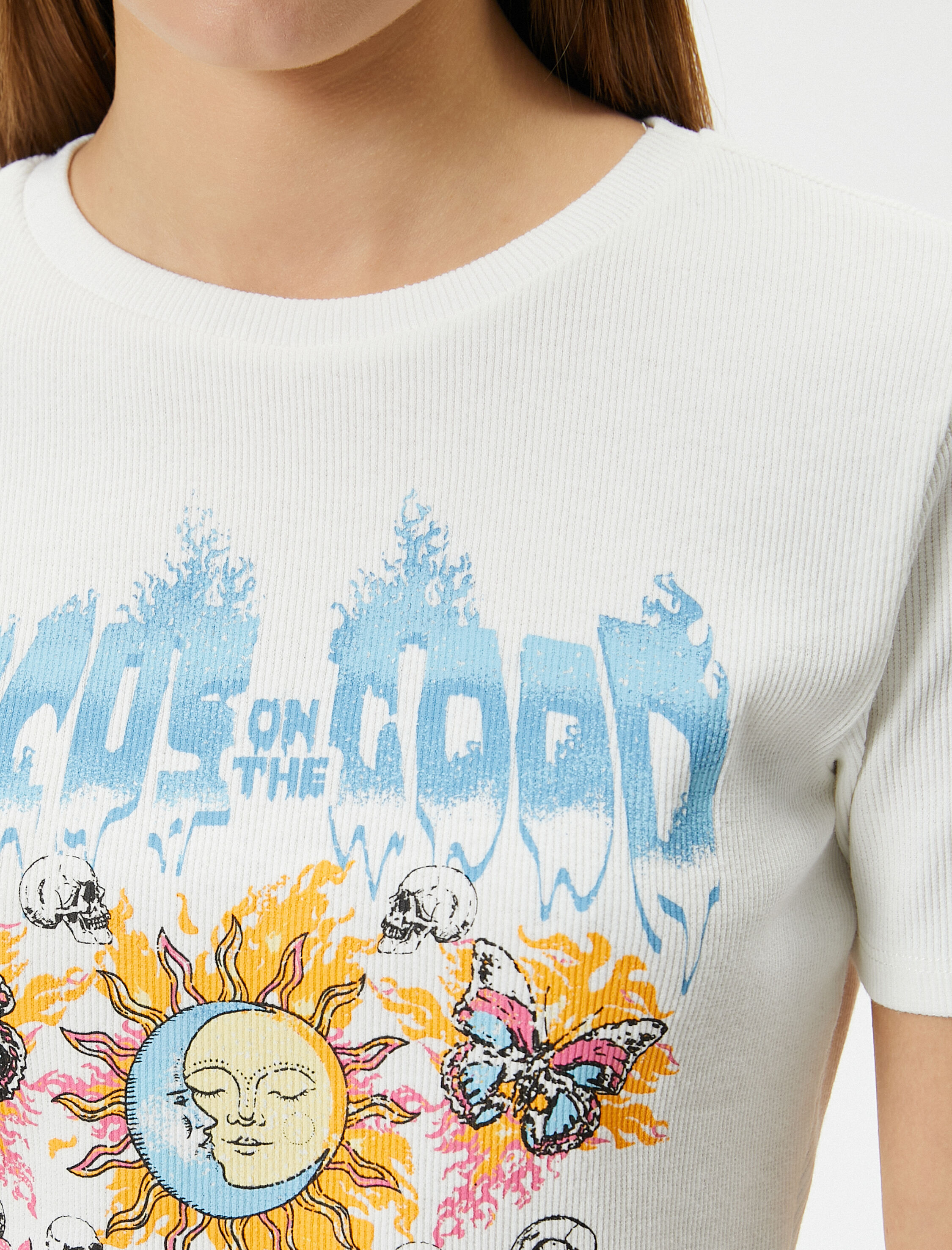   Basklı Krop Tişört Slim Fit Kısa Kollu Bisiklet Yaka Pamuklu